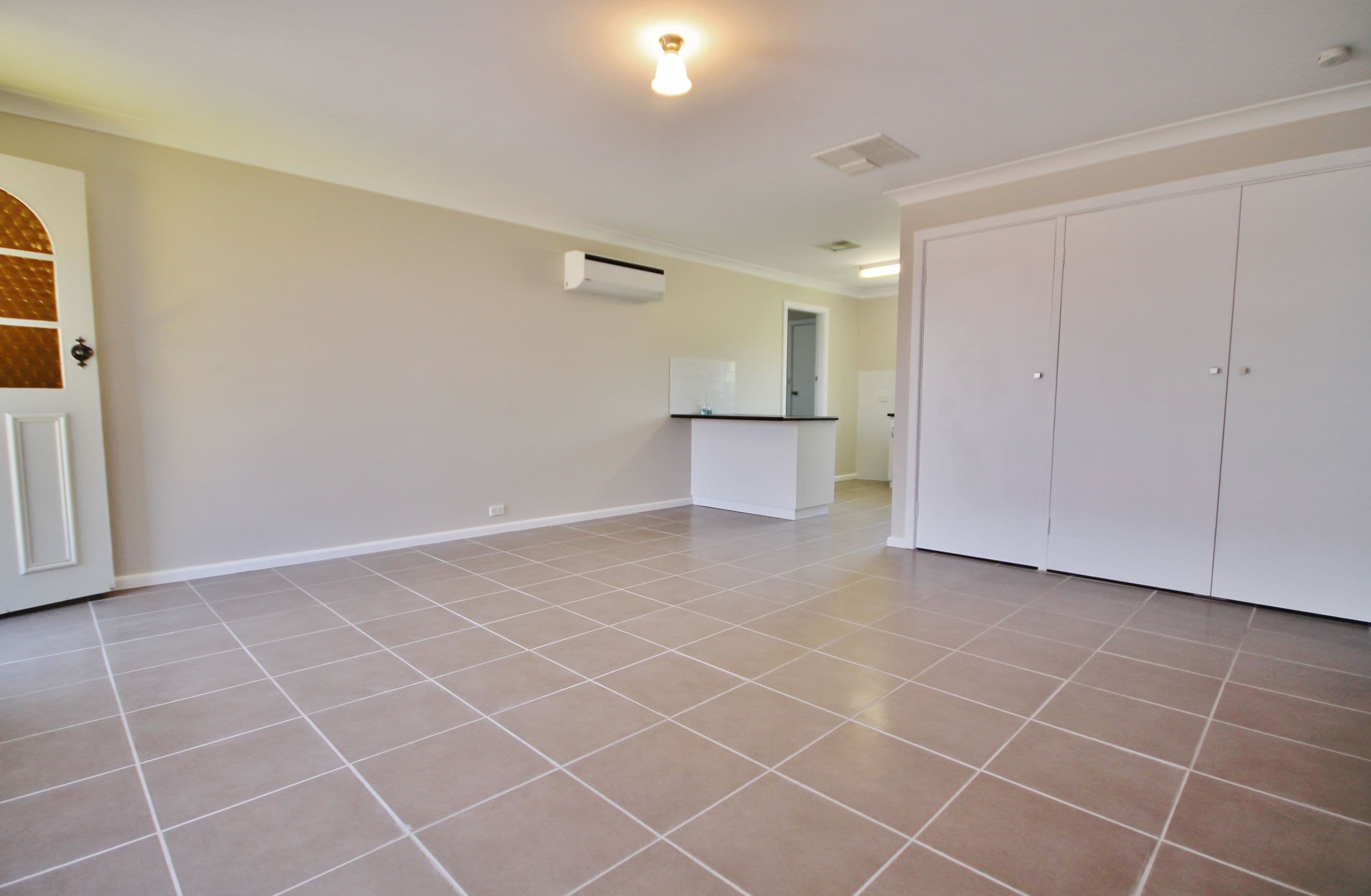 63 Blackett Avenue, Young - Thumbnail 5