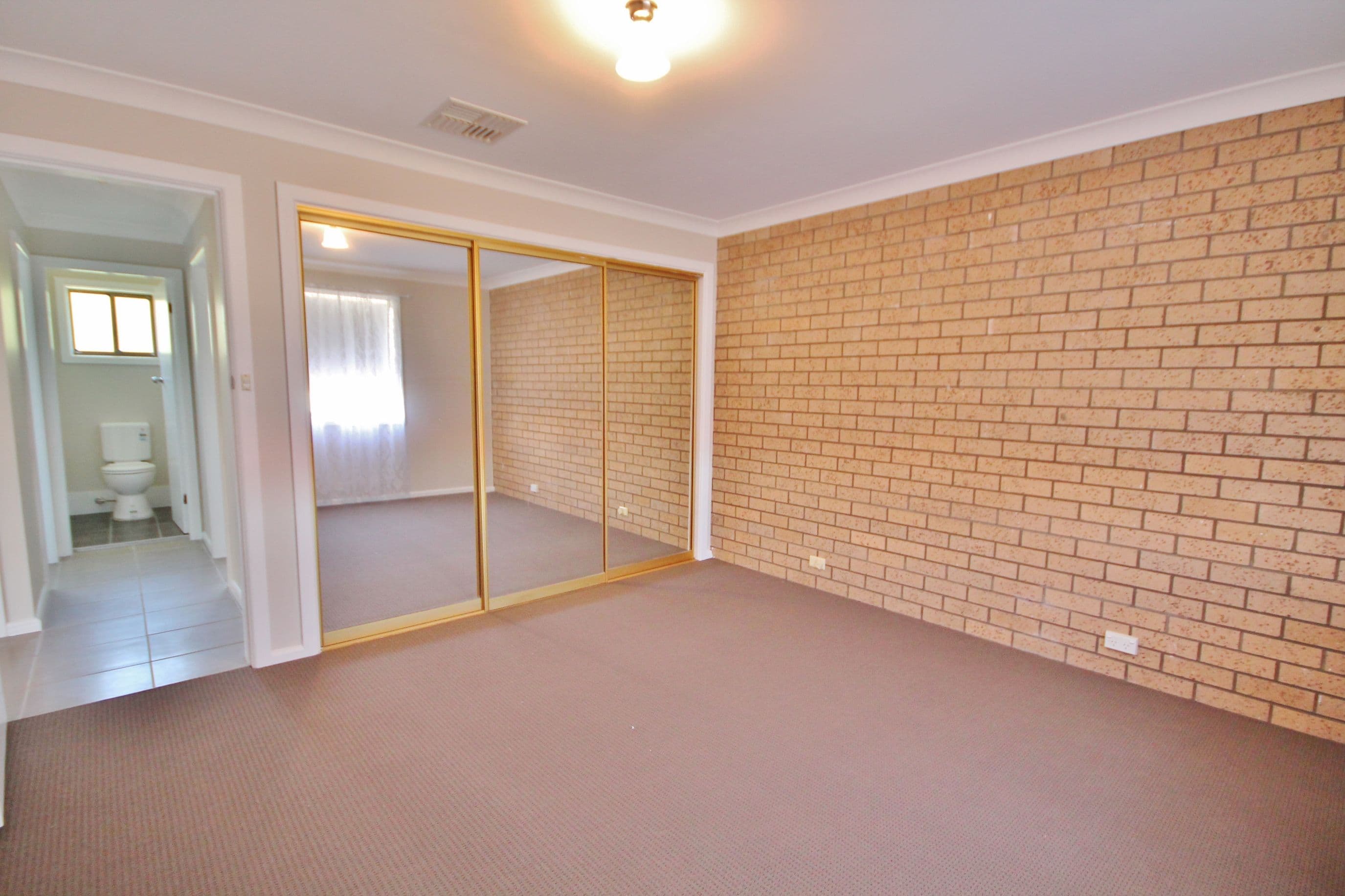 63 Blackett Avenue, Young - Thumbnail 8