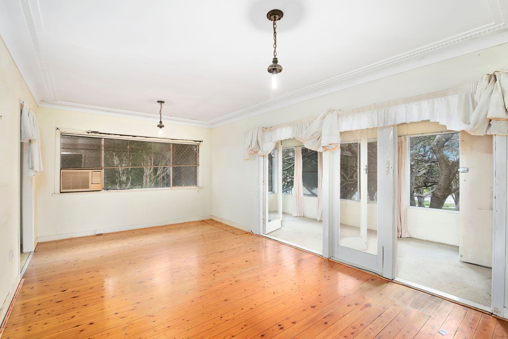21 Kitchener Street, Tugun QLD 4224, Tugun - Thumbnail 2