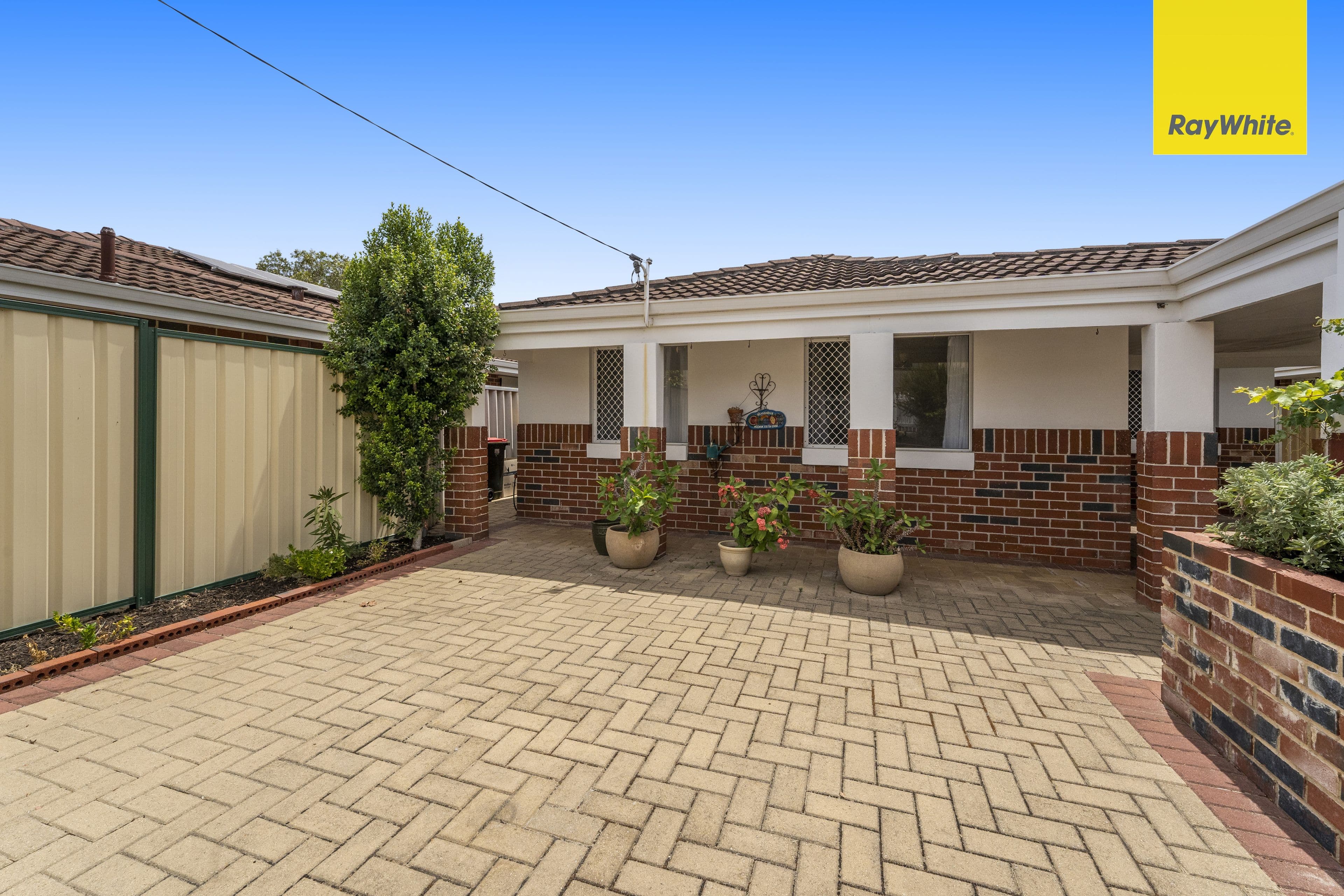 136 Hillsborough Drive, Nollamara WA 6061, Nollamara - Thumbnail 2