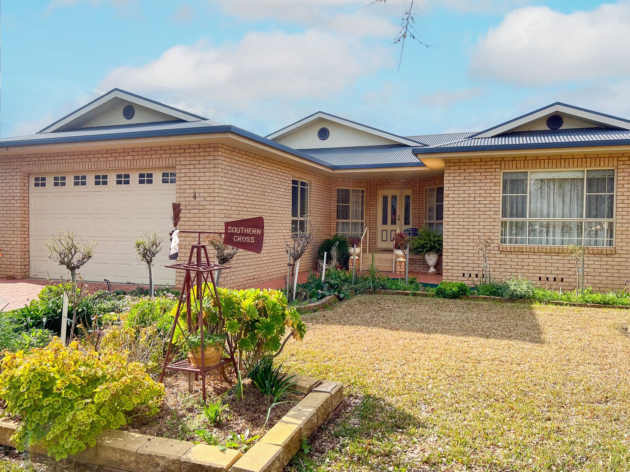 4 Angeleish Avenue, Parkes NSW 2870, Parkes - Image 1