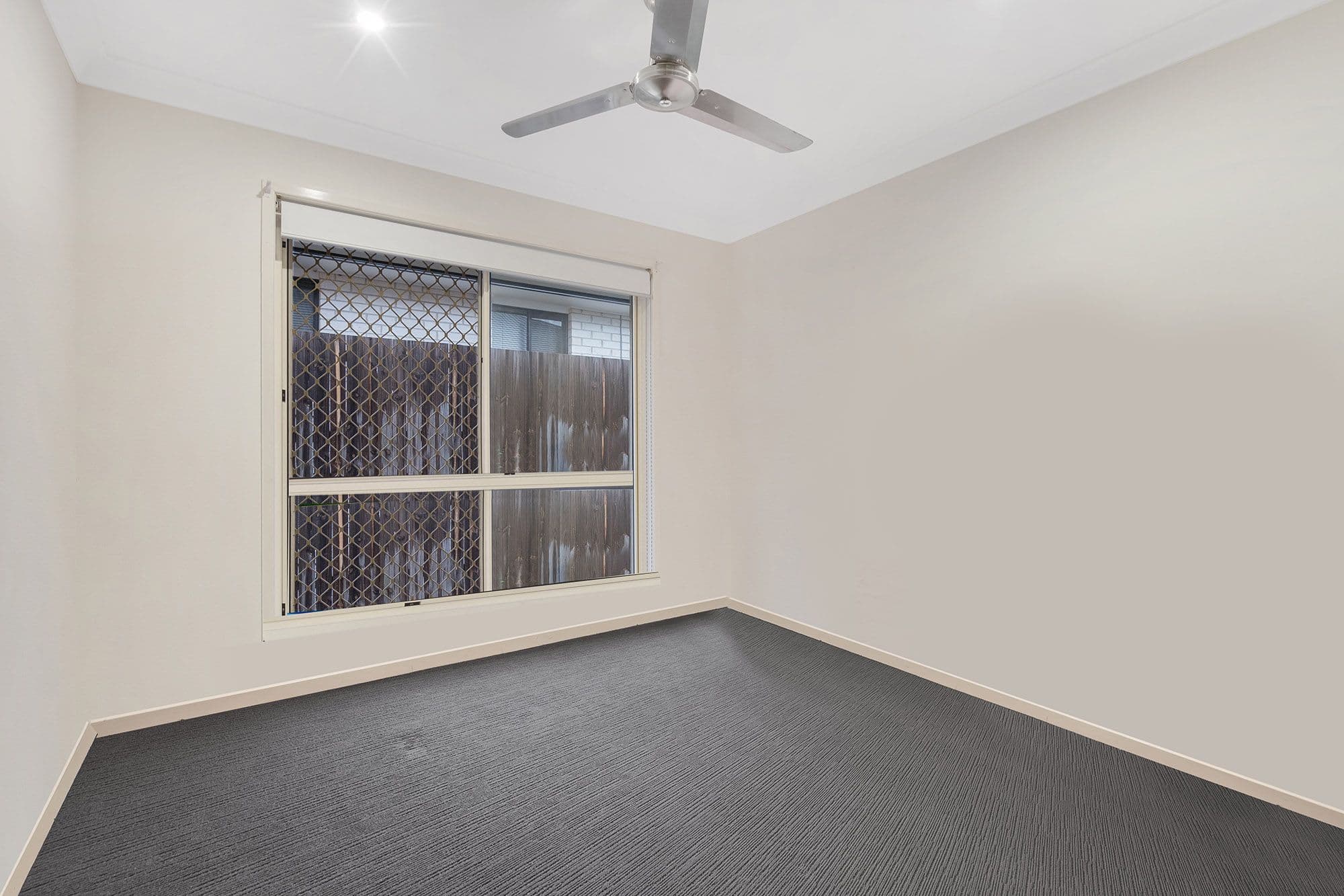 11 Songbird Circuit, FLAGSTONE QLD 4280, Flagstone - Thumbnail 5