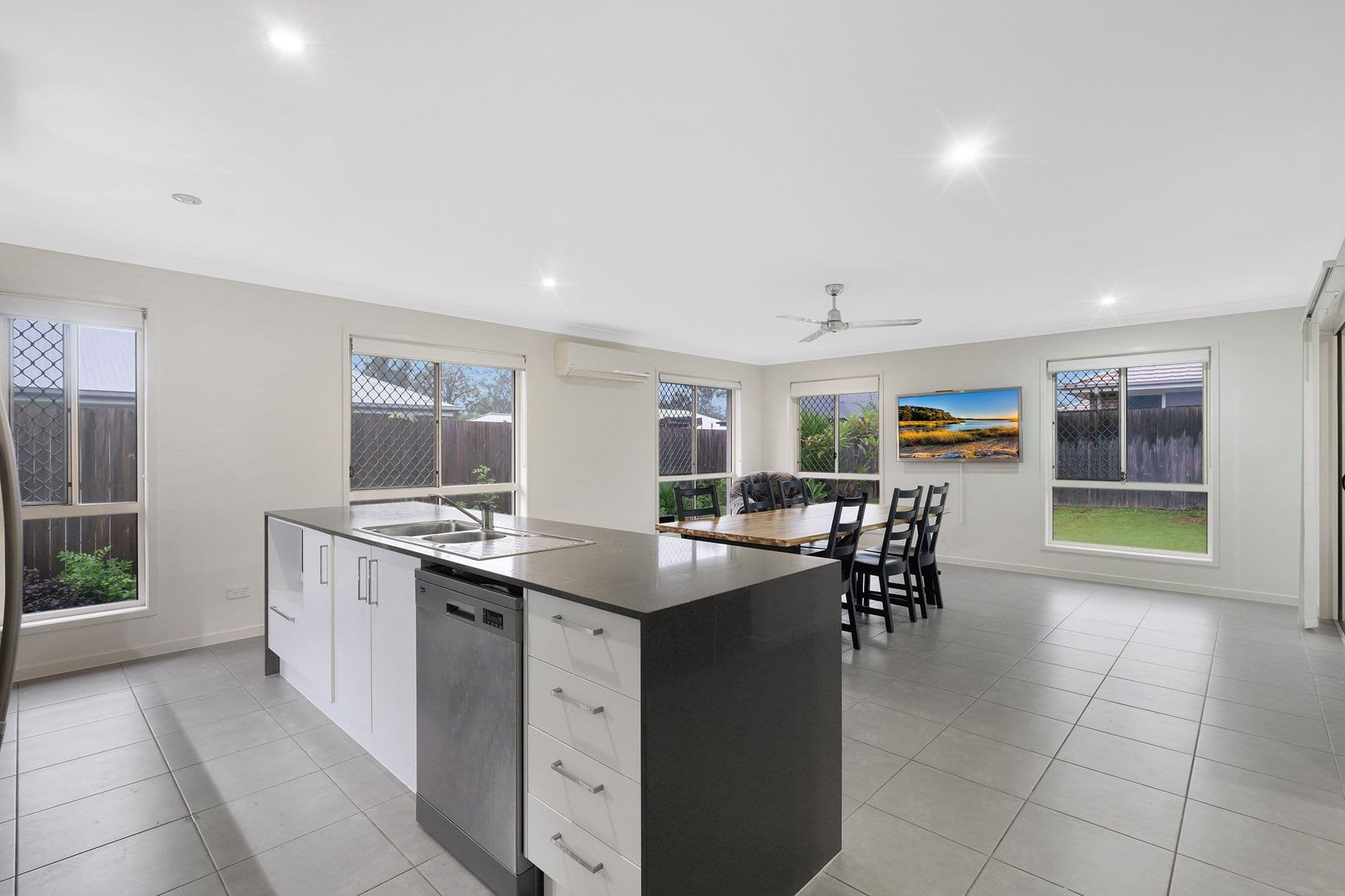 11 Songbird Circuit, FLAGSTONE QLD 4280, Flagstone - Thumbnail 8