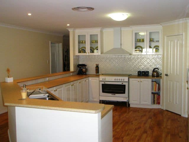 33 Melaleuca Drive, WOORREE WA 6530, Woorree - Thumbnail 2