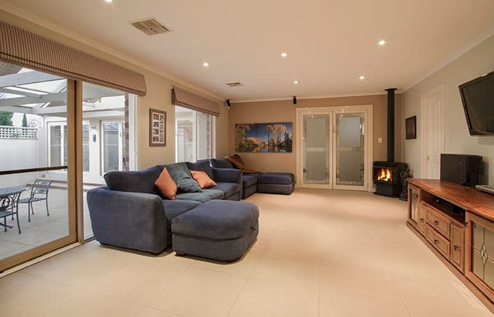 18 Cosham Court, GREENSBOROUGH VIC 3088, Greensborough - Thumbnail 5