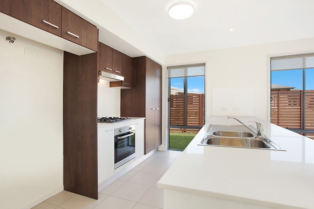 77 Park Vista Drive, Mango Hill QLD 4509, Mango Hill - Thumbnail 2