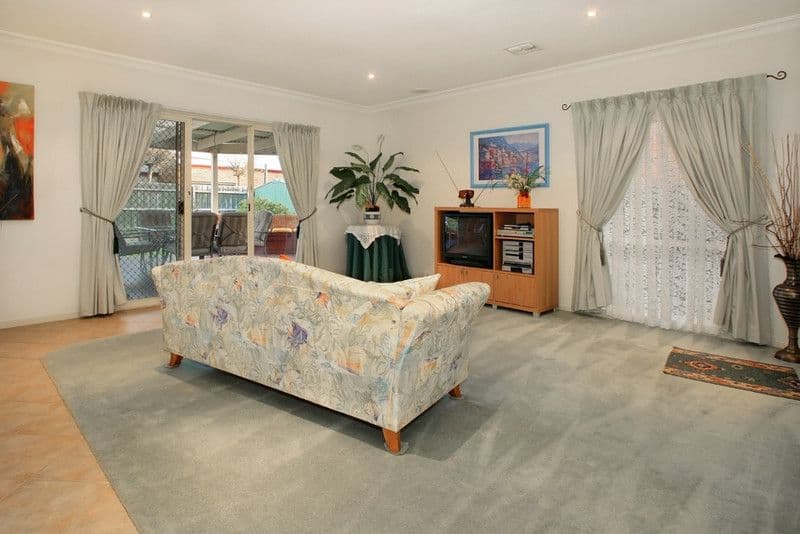 7 Fairway Drive, ROWVILLE VIC 3178, Rowville - Thumbnail 5