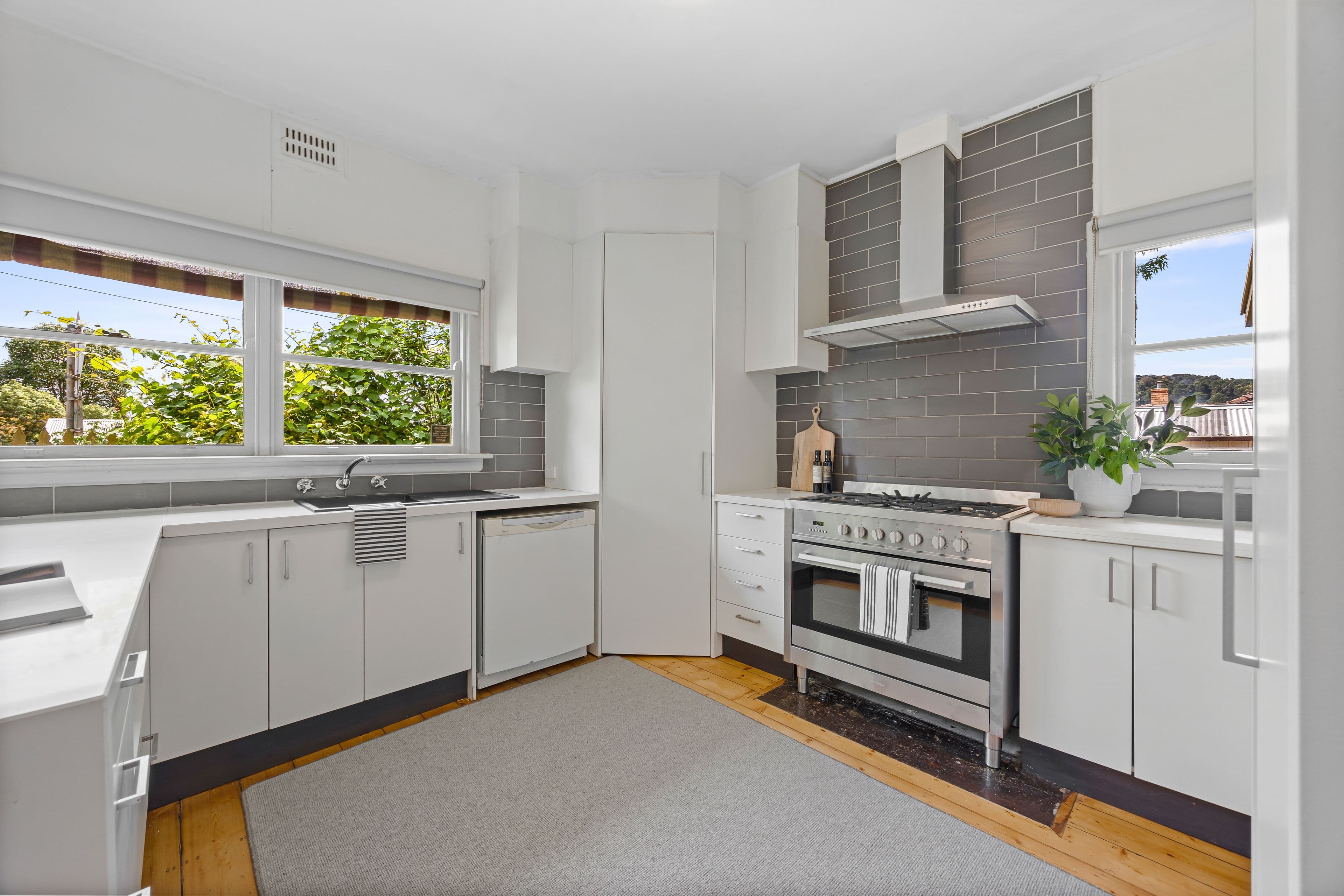 145 Scott Parade, Ballarat East VIC 3350, Ballarat East - Thumbnail 2