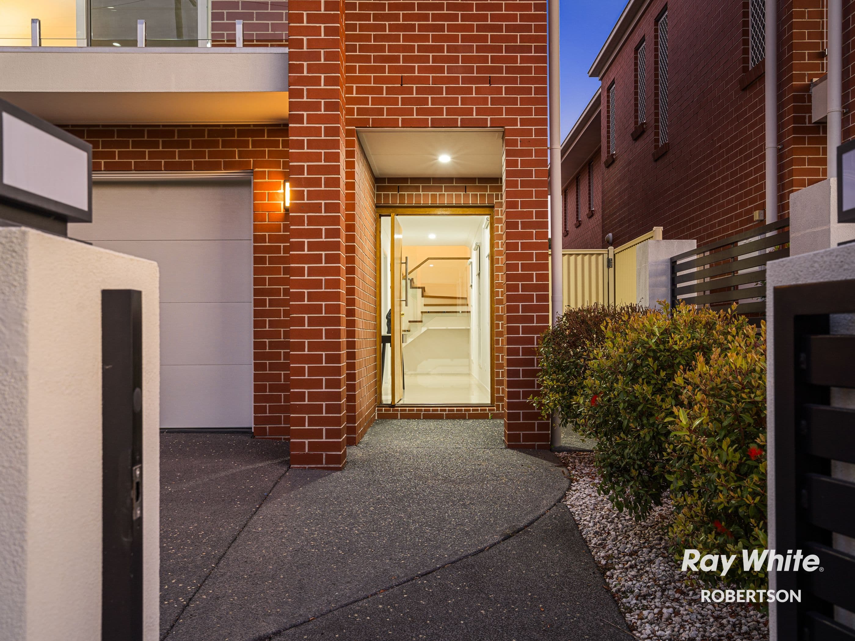 41 Lampson Street, Sunnybank QLD 4109, Sunnybank - Thumbnail 2