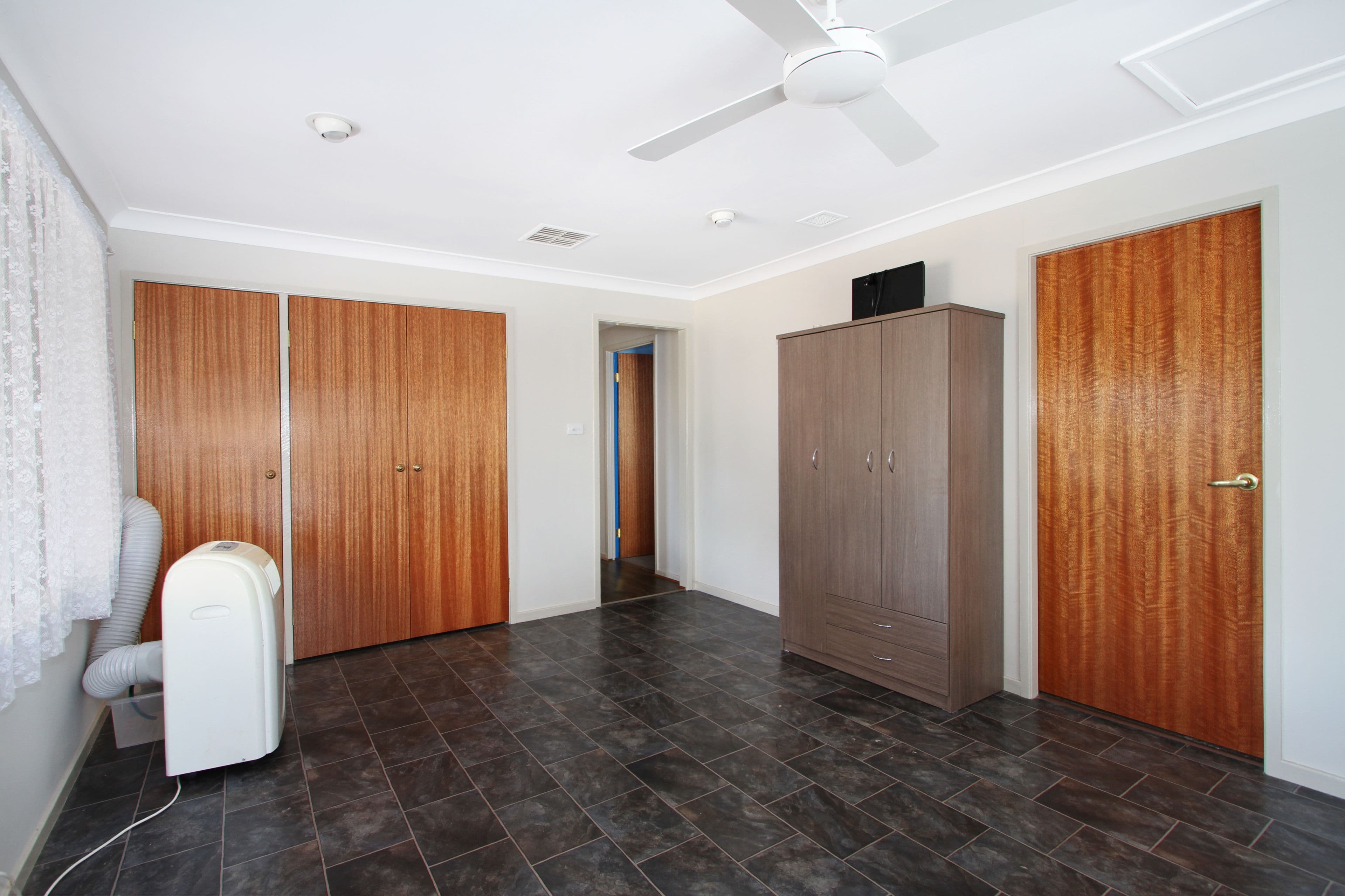 17 Warral Street, Tamworth NSW 2340, Tamworth - Thumbnail 5