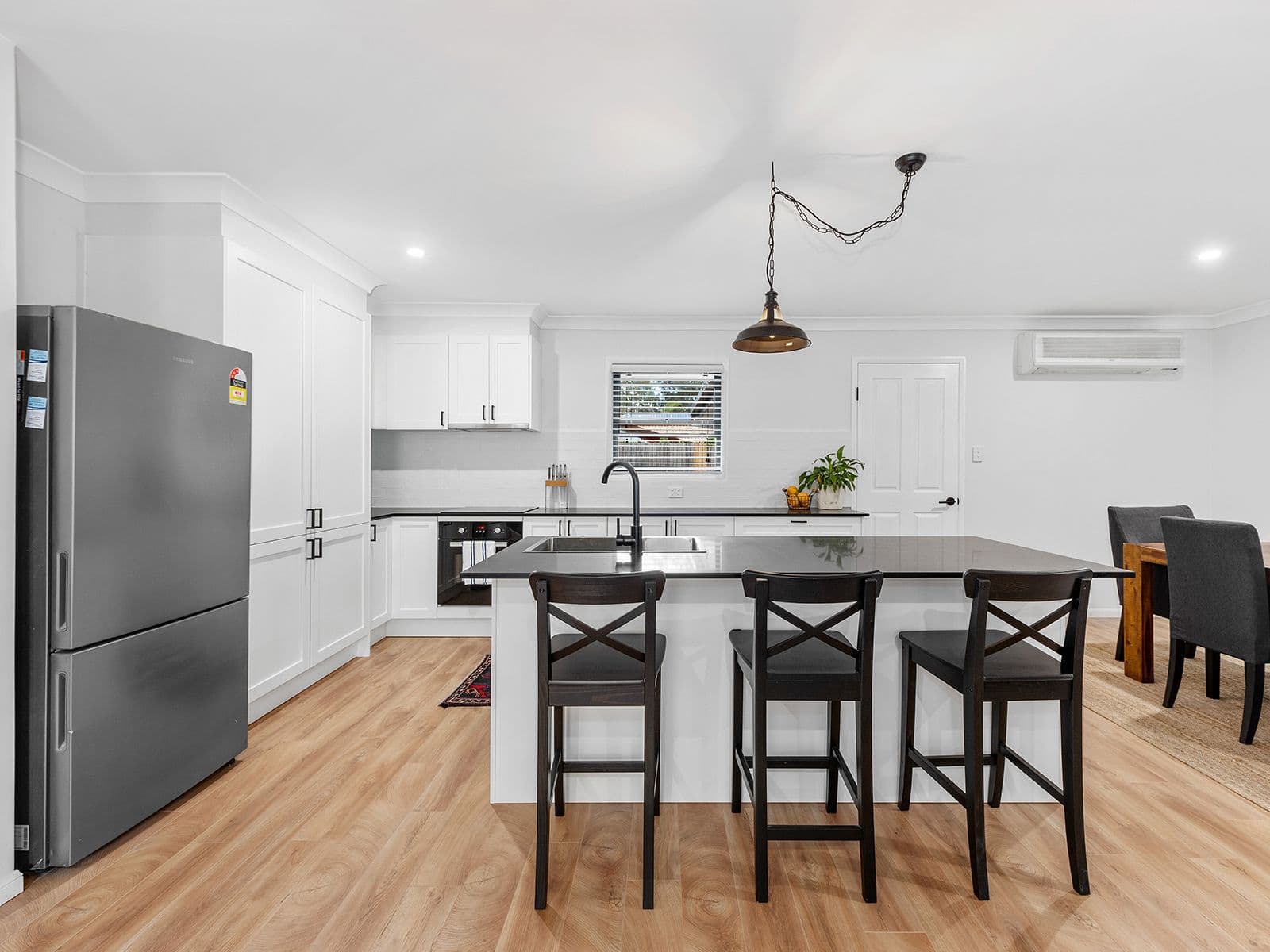 112 Avondale Road, Sinnamon Park QLD 4073, Sinnamon Park - Thumbnail 3