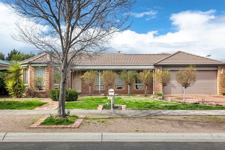 8 Brookfield Avenue, BROOKFIELD VIC 3338, Brookfield - Image 1