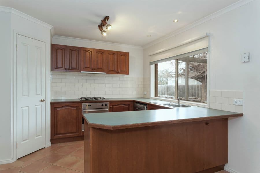 8 Brookfield Avenue, BROOKFIELD VIC 3338, Brookfield - Thumbnail 2