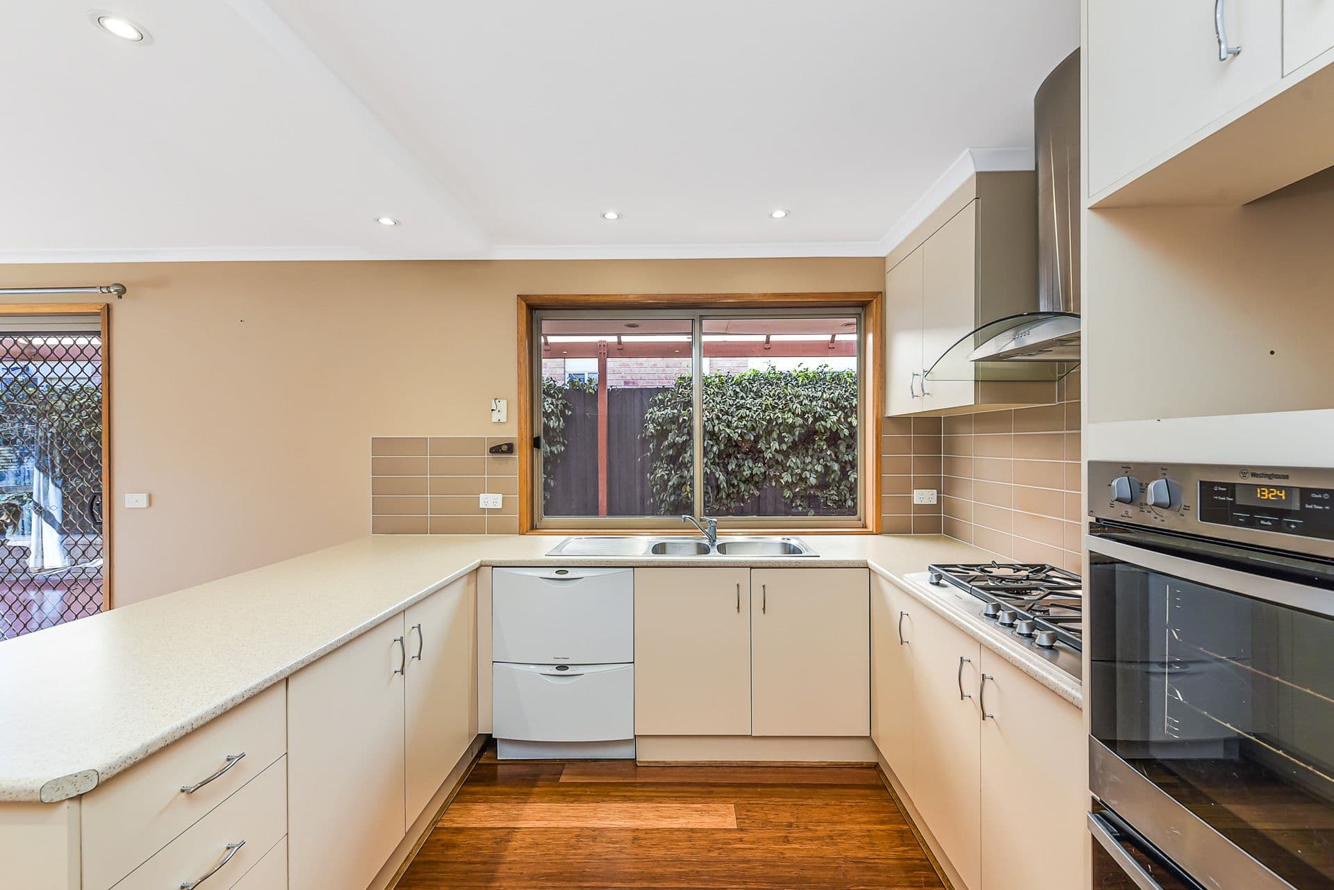 33 Allunga Parade, Berwick VIC 3806, Berwick - Thumbnail 3