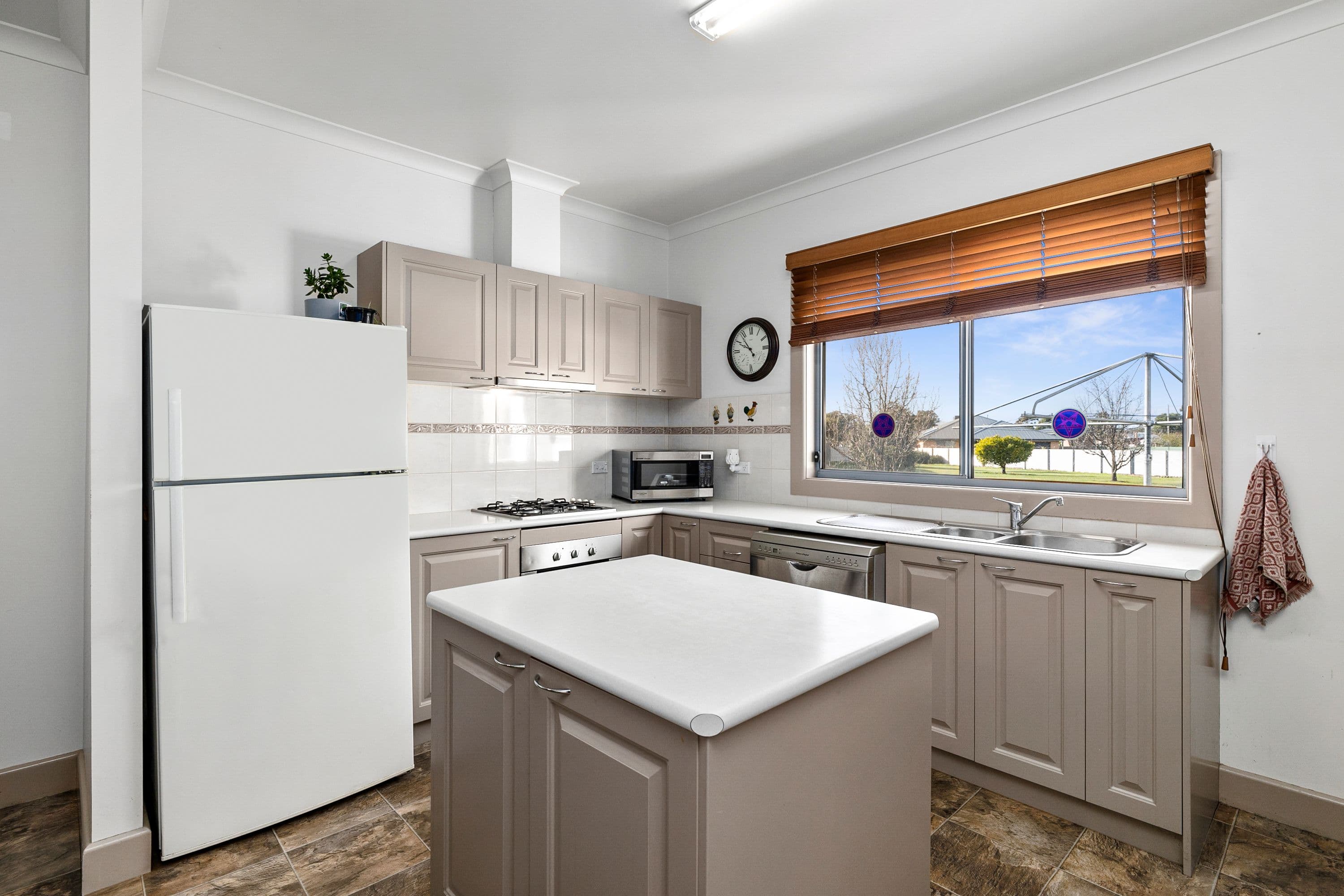 14 Campbell Street, Ararat VIC 3377, Ararat - Thumbnail 4