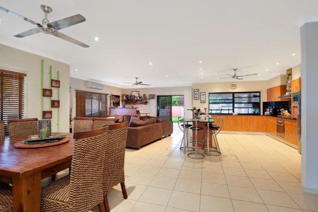 15 Barcoo Close, BENTLEY PARK QLD 4869, Bentley Park - Thumbnail 4