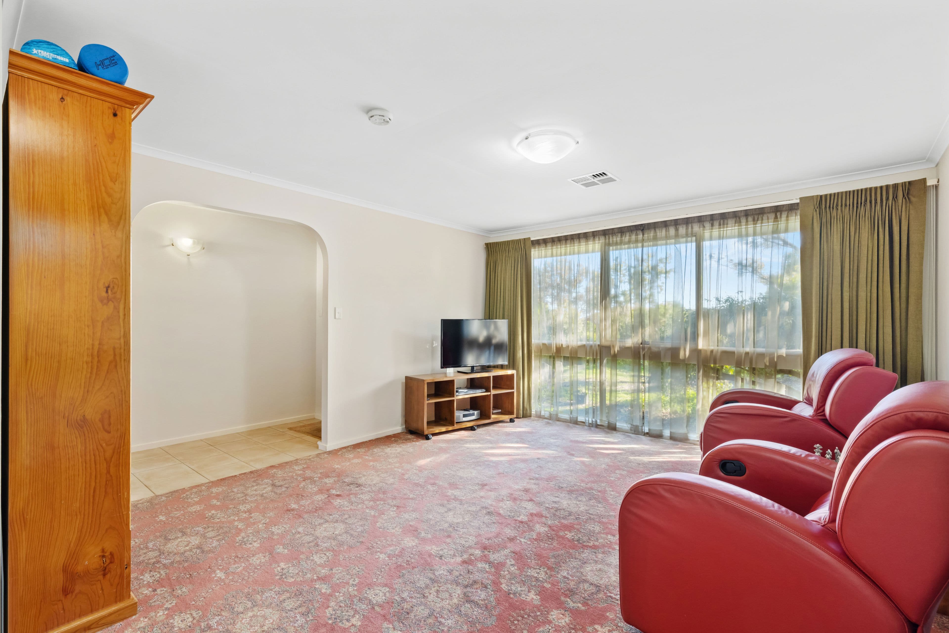 8 Resolute Crescent, Hallett Cove SA 5158, Hallett Cove - Thumbnail 2