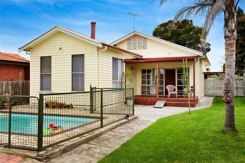 22  Oakhill Avenue, RESERVOIR VIC 3073, Reservoir - Thumbnail 2