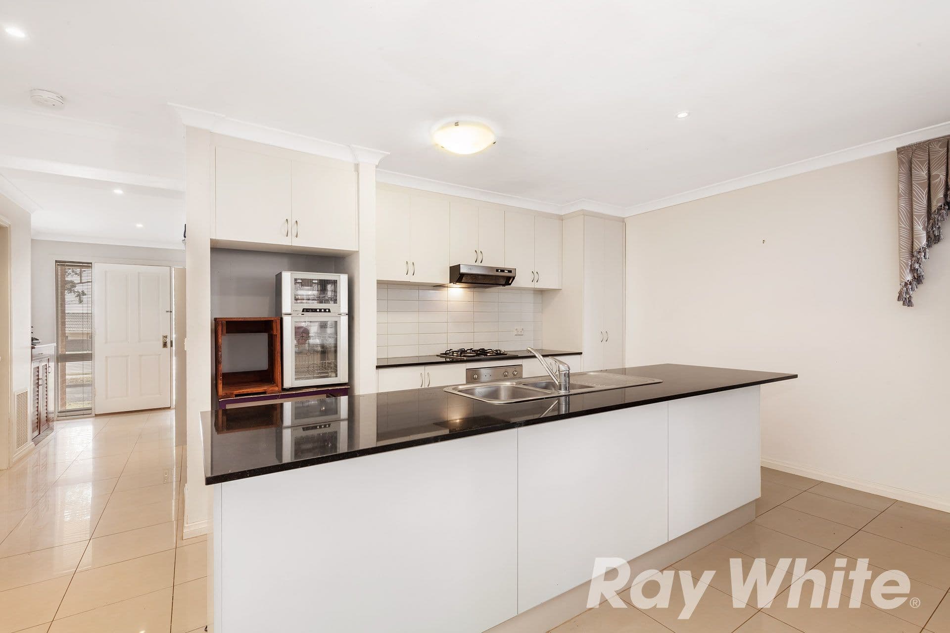 11 Daffodil Way, Point Cook VIC 3030, Point Cook - Thumbnail 3