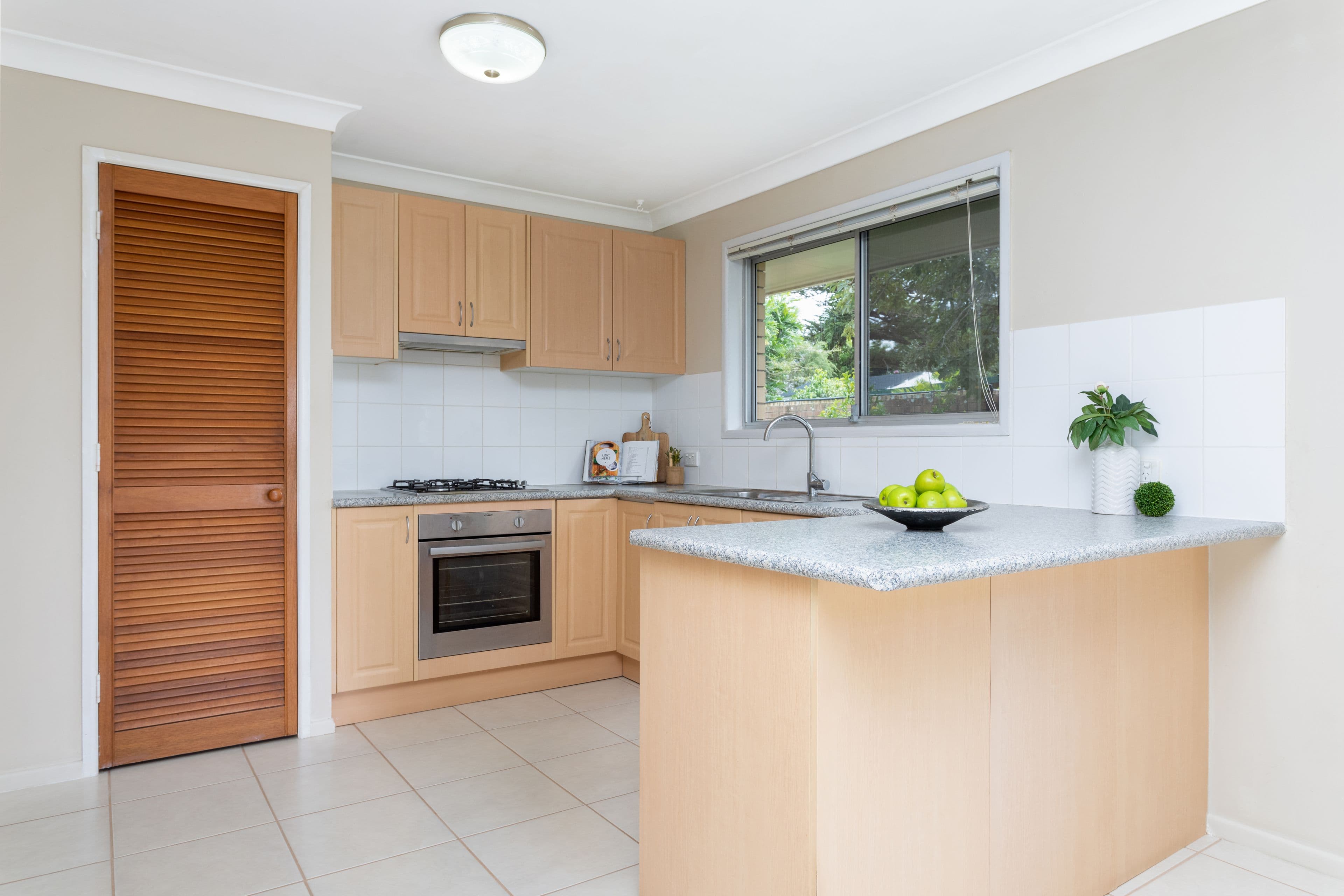 27 Knutsford Street, Chermside West QLD 4032, Chermside West - Thumbnail 2