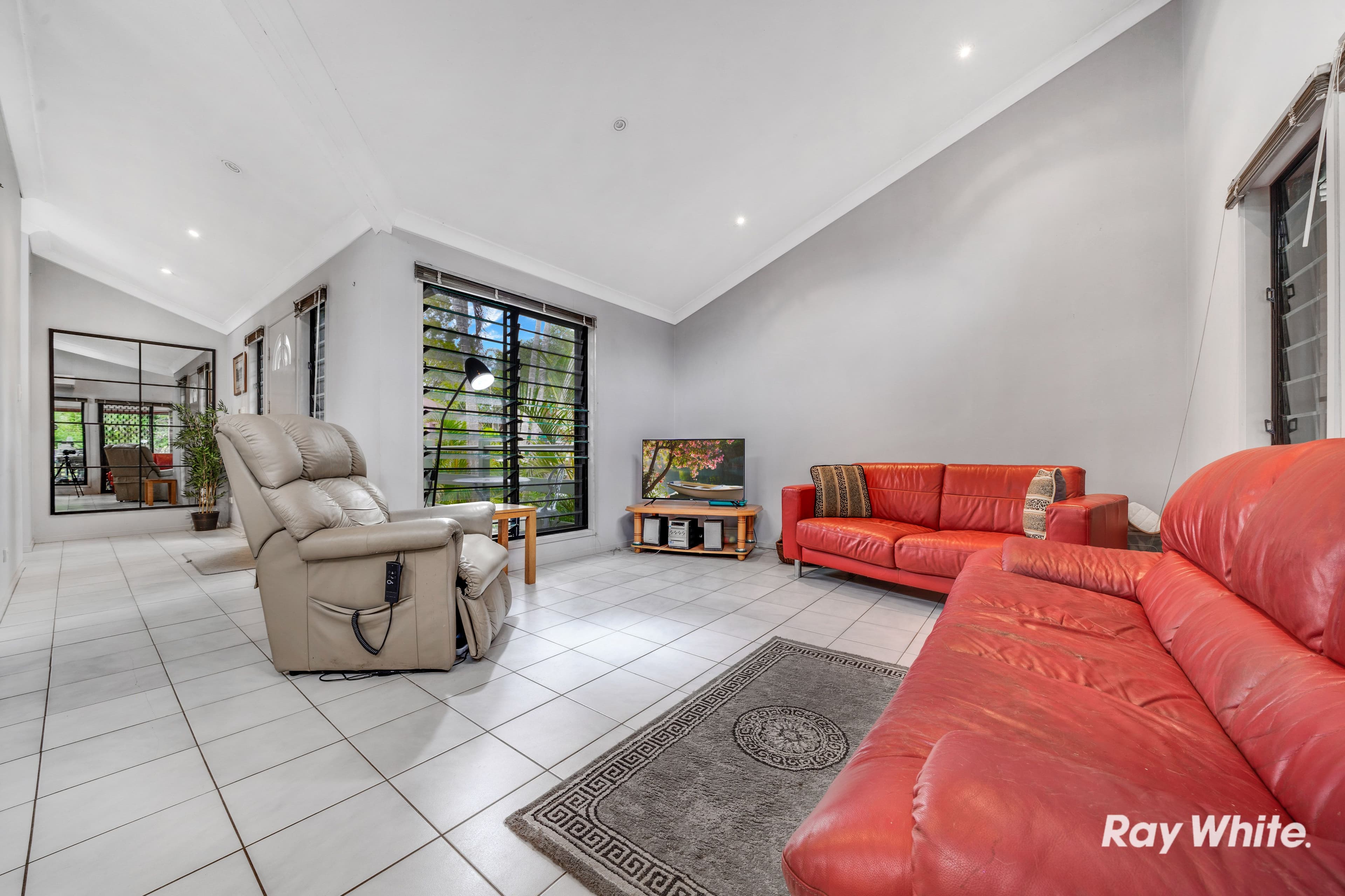 74 Station Road, Loganlea QLD 4131, Loganlea - Thumbnail 2