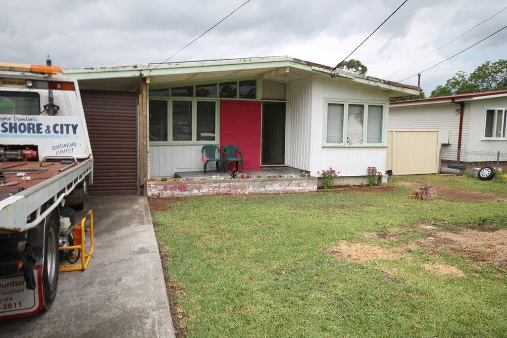 3 Bedroom Family Home, Varsity Lakes - Image 1