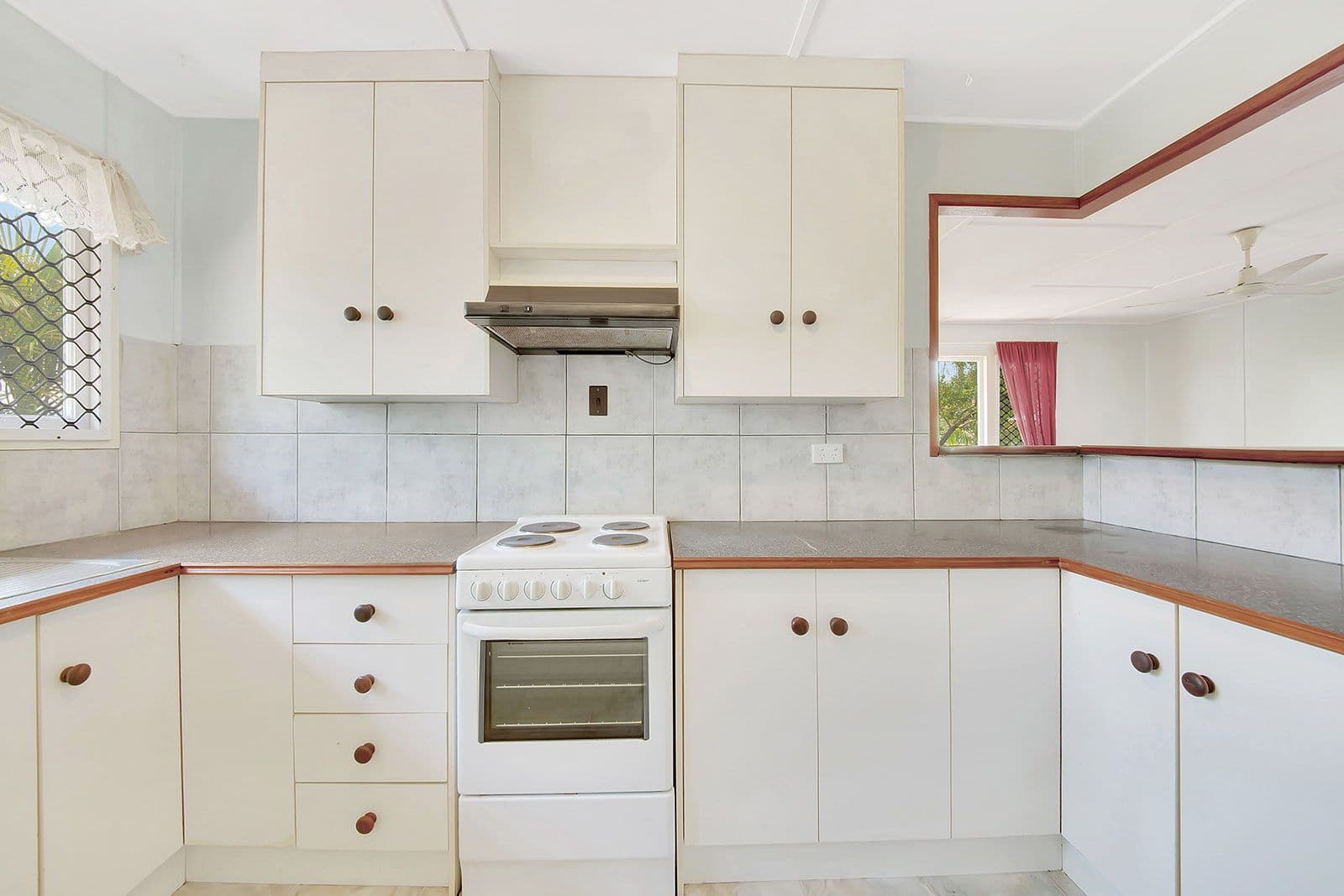 118 O'Connell Street, Barney Point QLD 4680, Barney Point - Thumbnail 3