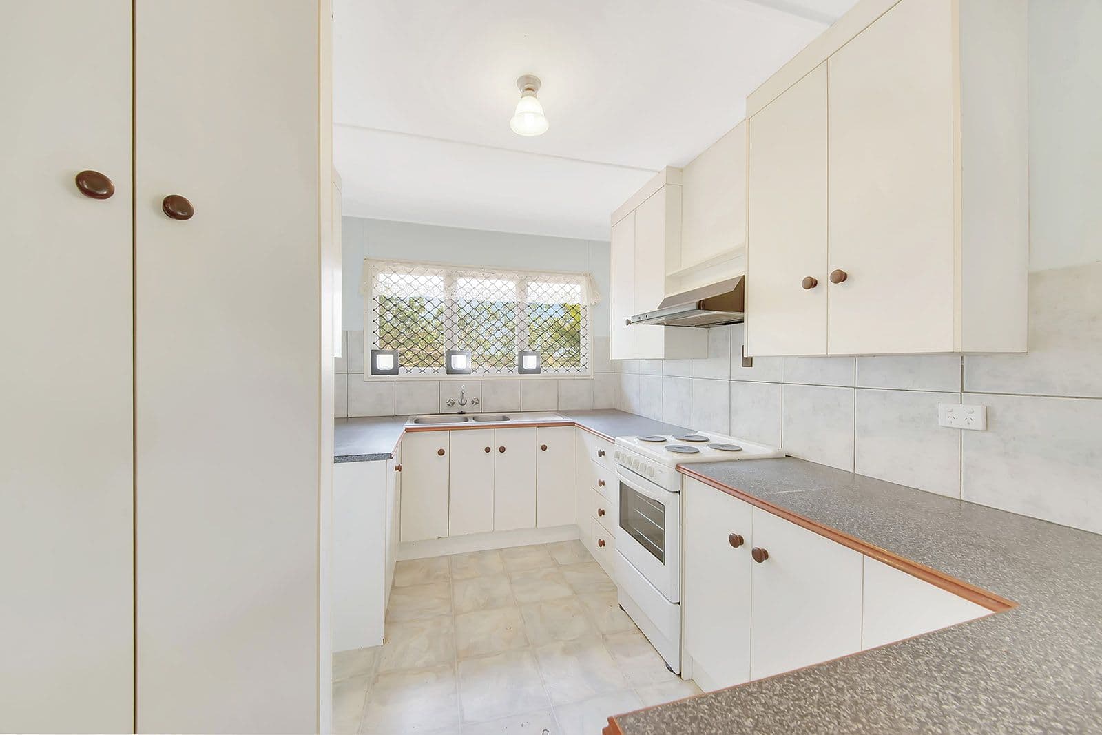 118 O'Connell Street, Barney Point QLD 4680, Barney Point - Thumbnail 4
