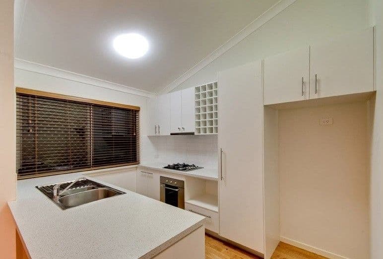 8 Lackeen Street, Everton Park QLD 4053, Everton Park - Thumbnail 2