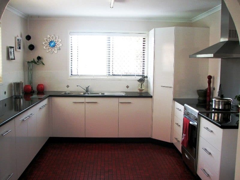 10 Hargreaves Street, BUNDABERG QLD 4670, Bundaberg Central - Thumbnail 2