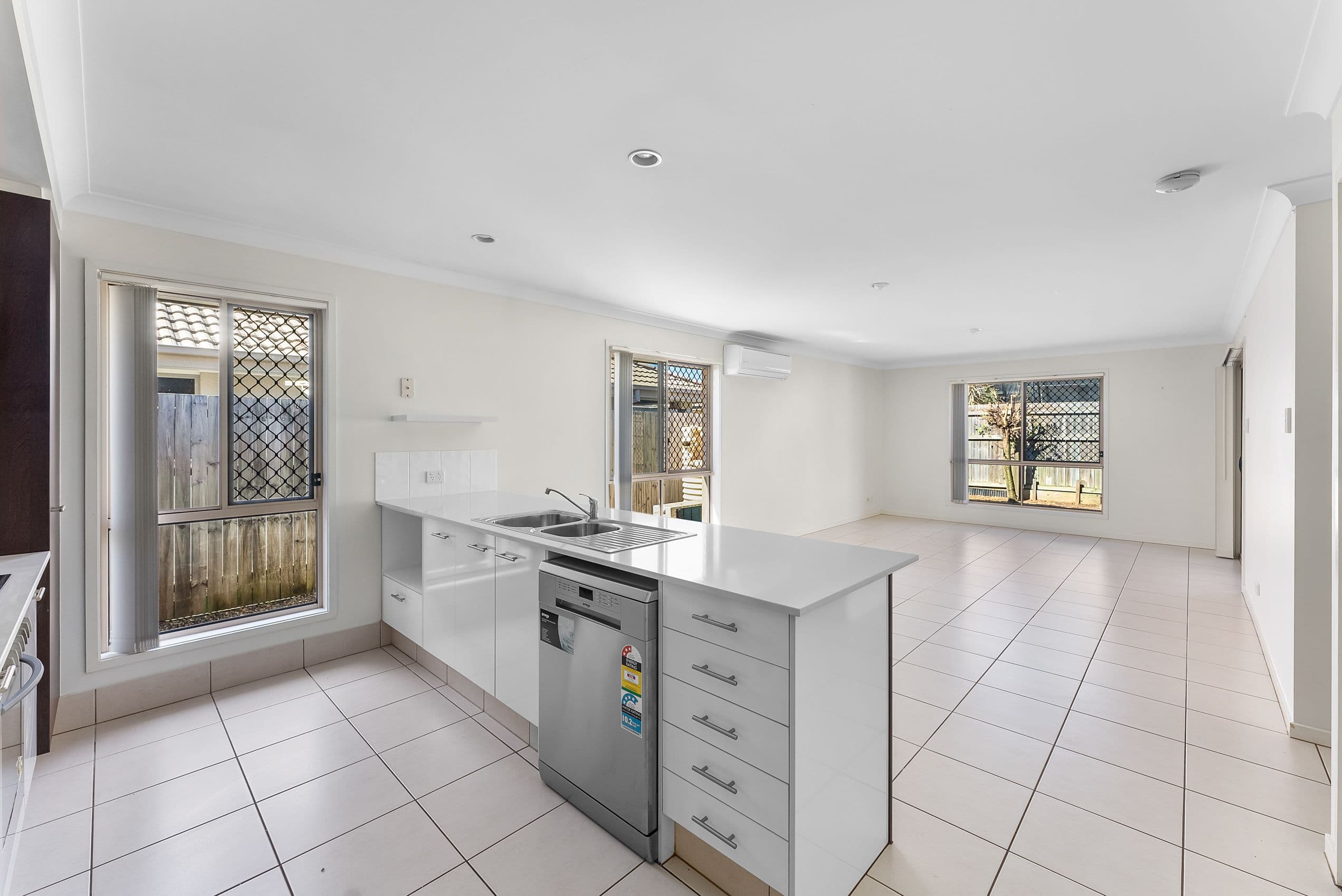 10 Hartley Crescent, North Lakes QLD 4509, North Lakes - Thumbnail 3