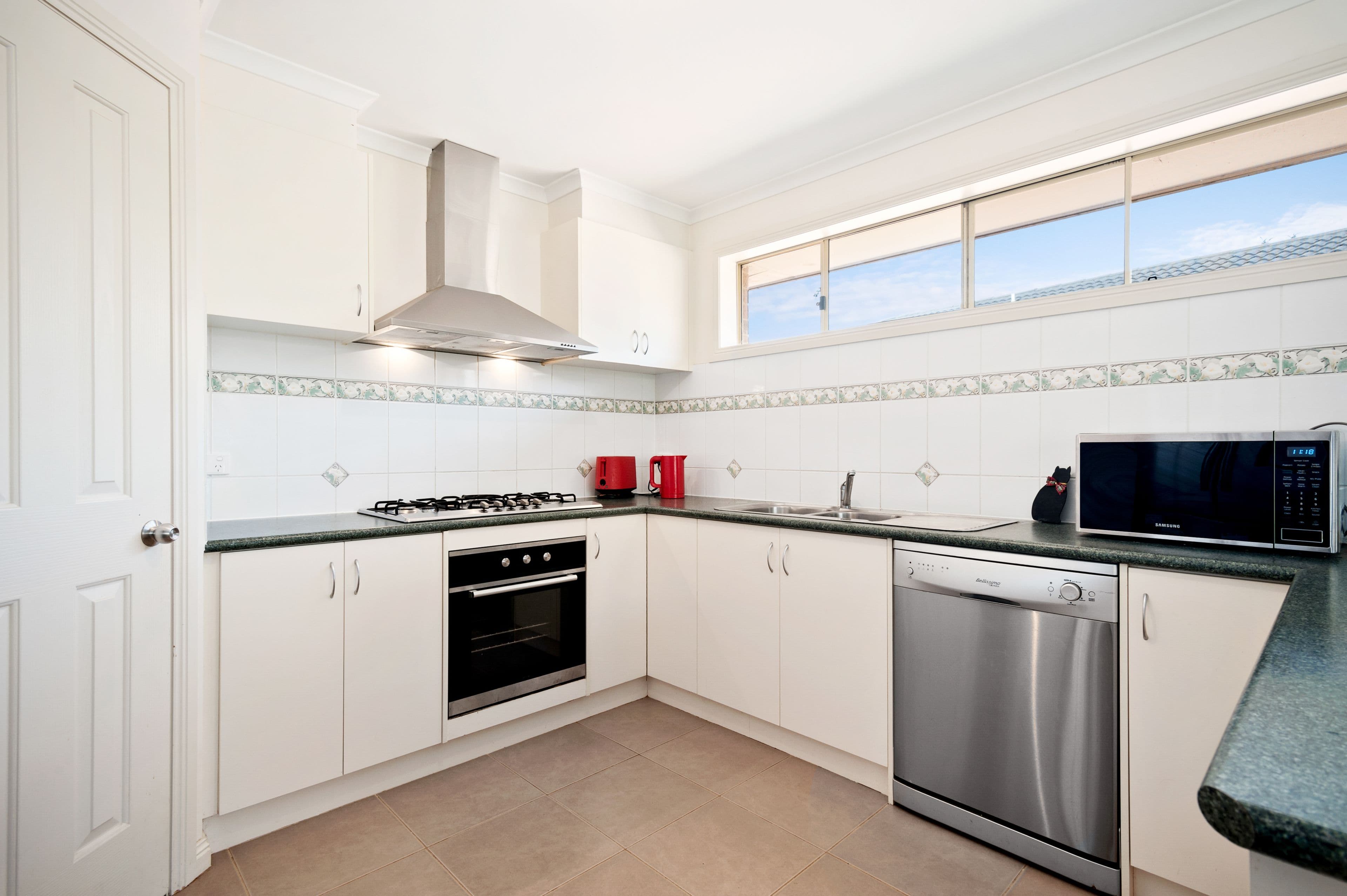 9 Vivian Court, Drouin VIC 3818, Drouin - Thumbnail 2