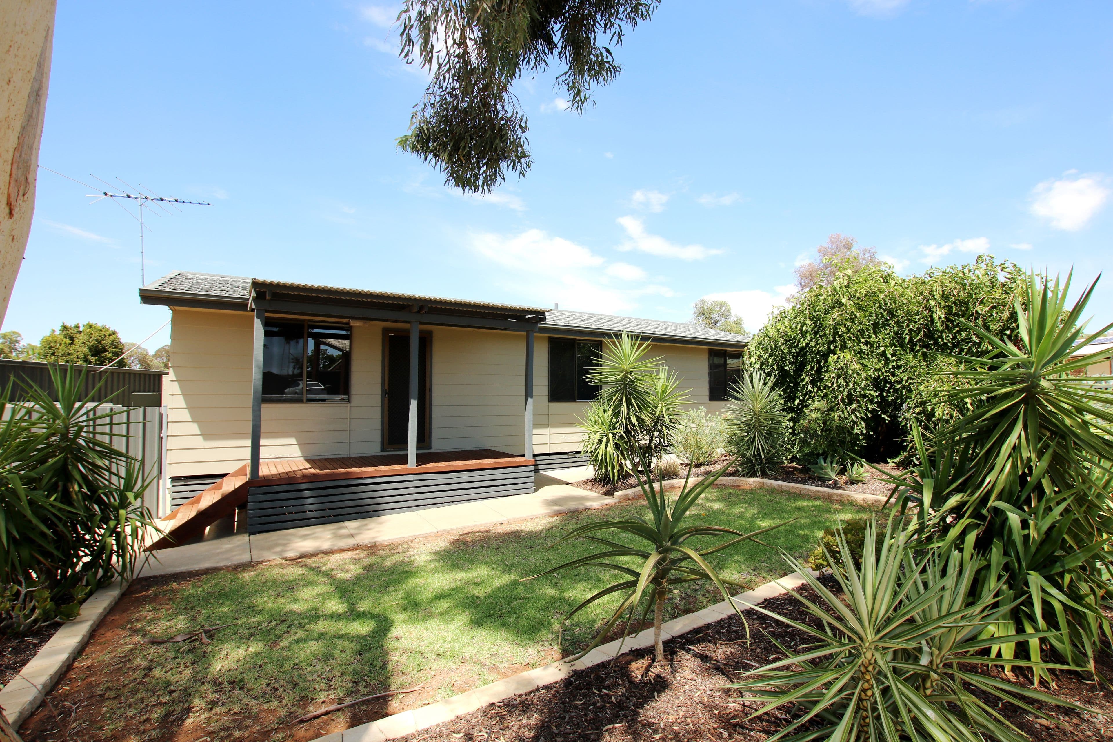 22 Westbrook Avenue, Loxton SA 5333, Loxton - Image 1