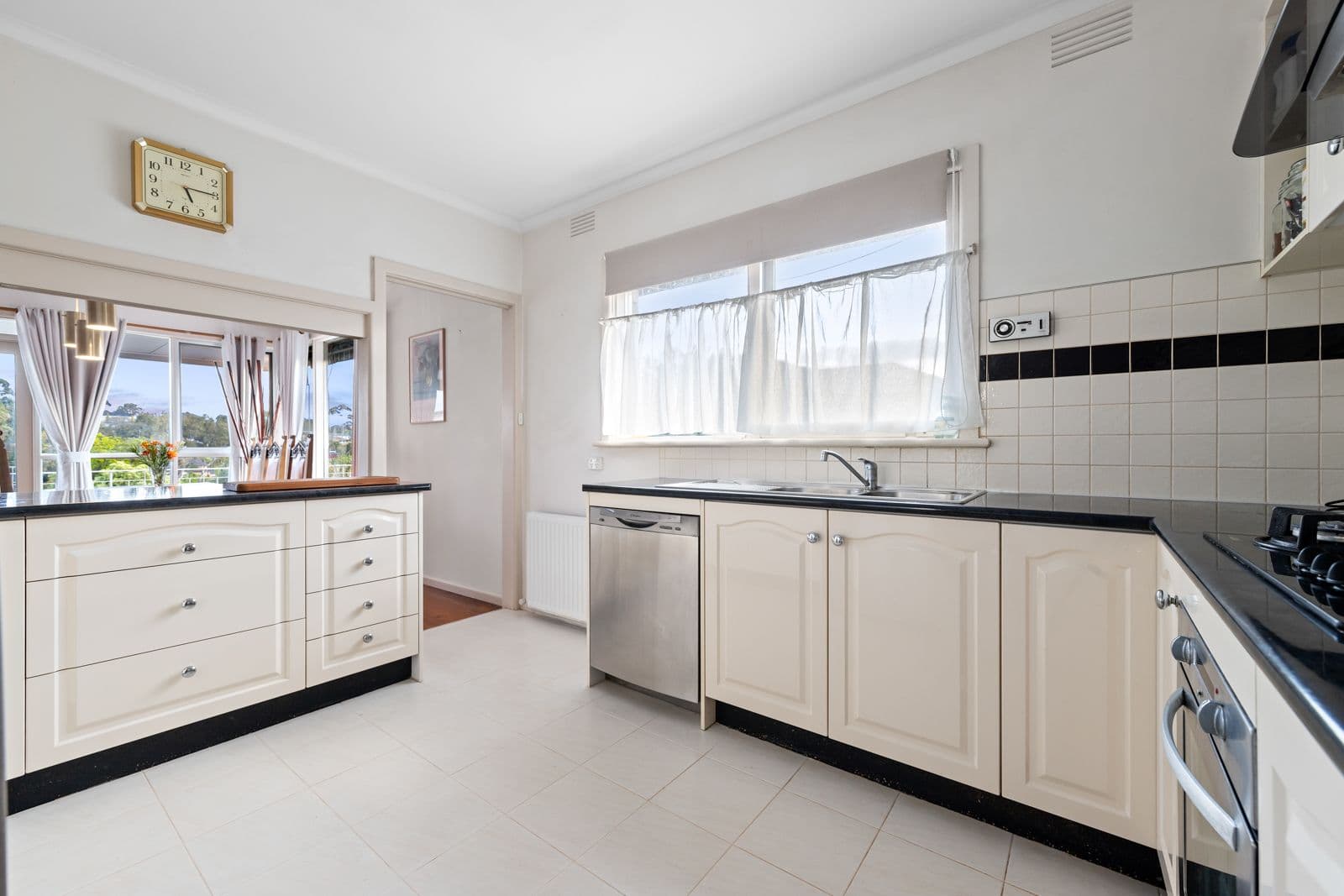 27 McCubbin Street, Burwood VIC 3125, Burwood - Thumbnail 4
