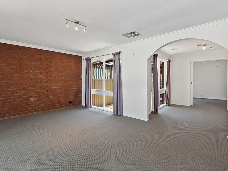 10 Dixon Court, Lara VIC 3212, Lara - Thumbnail 2