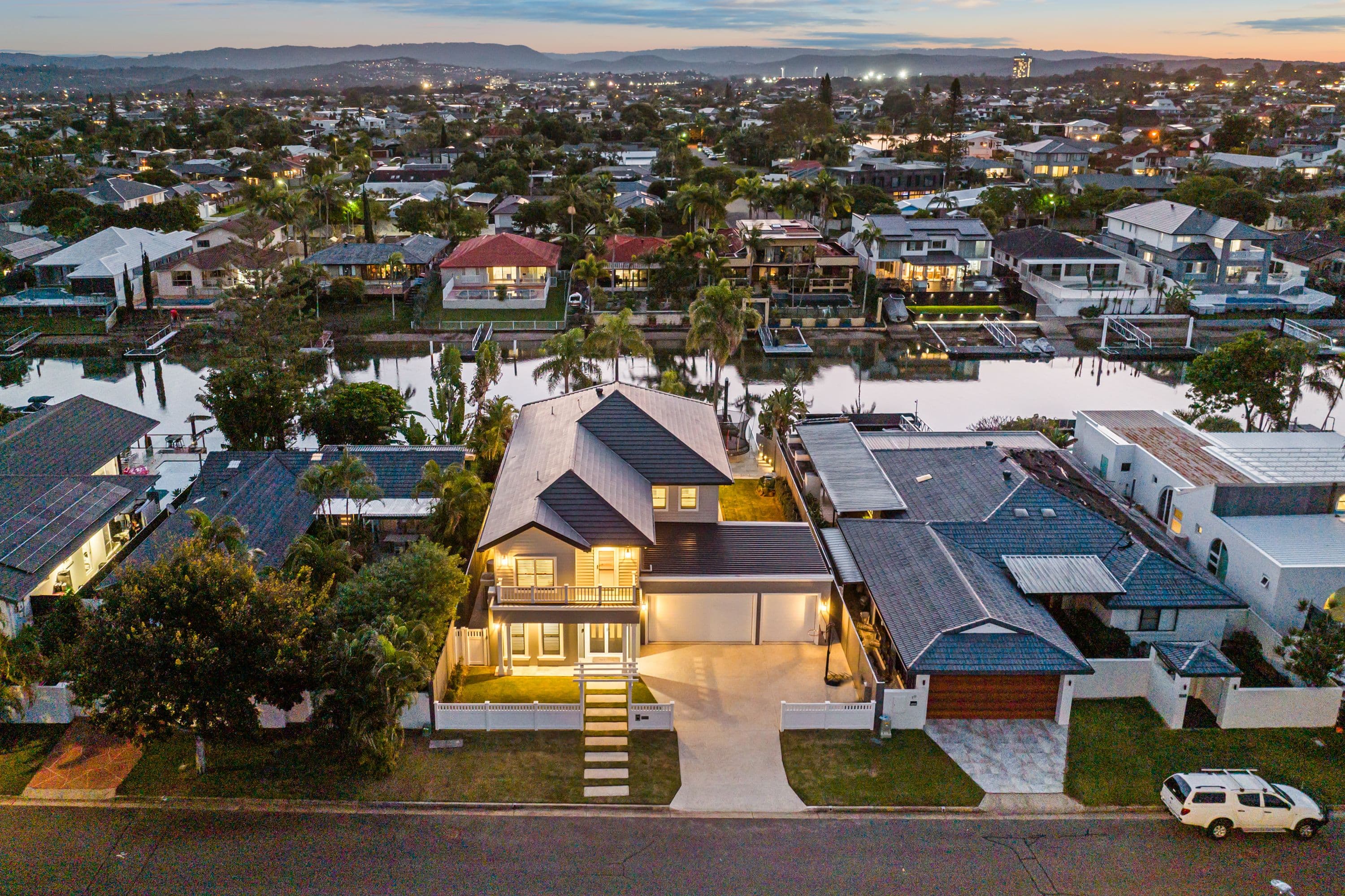 21 Platypus Avenue, Sorrento QLD 4217, Sorrento - Thumbnail 3