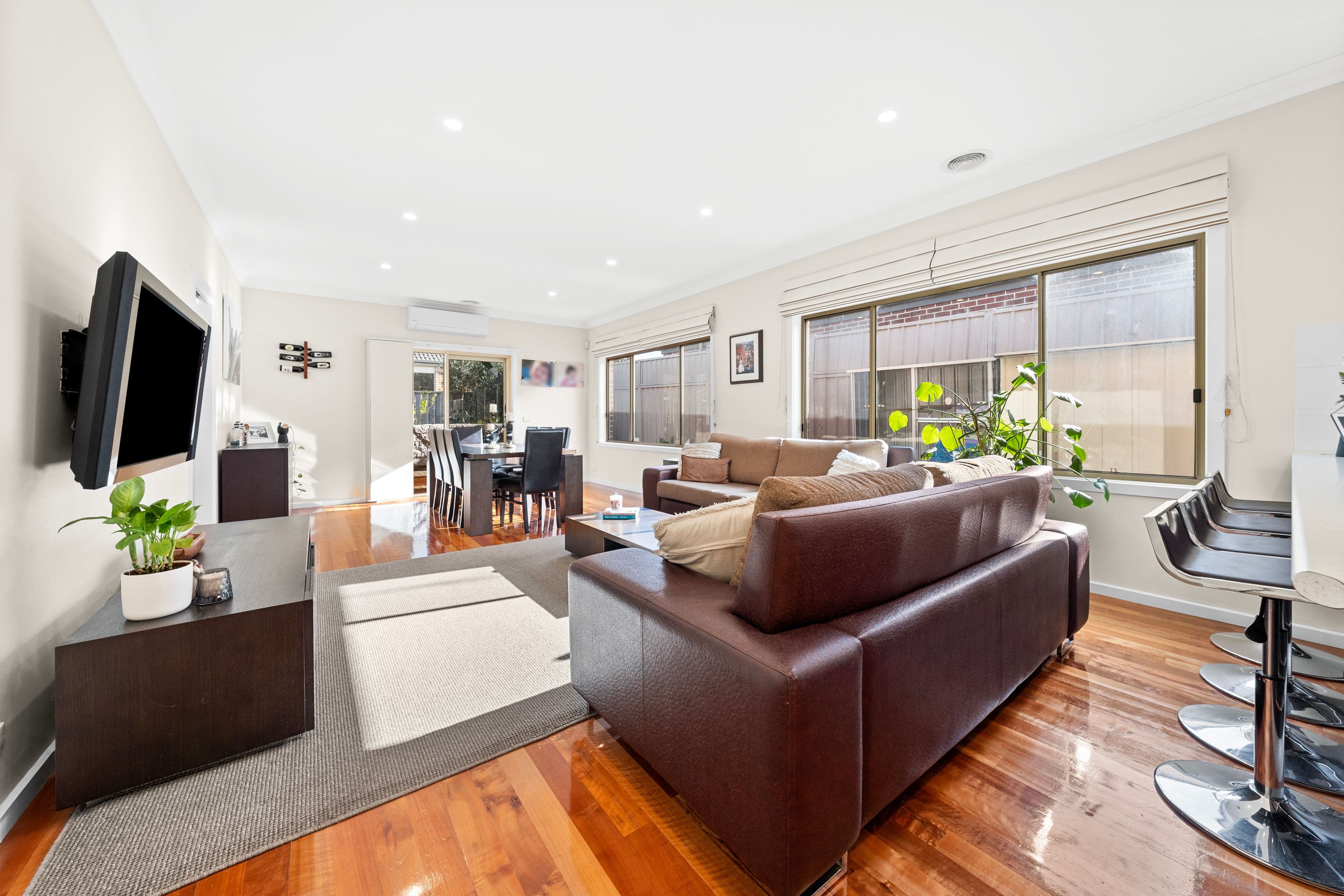 25 Barringo Way, Caroline Springs VIC 3023, Caroline Springs - Thumbnail 2