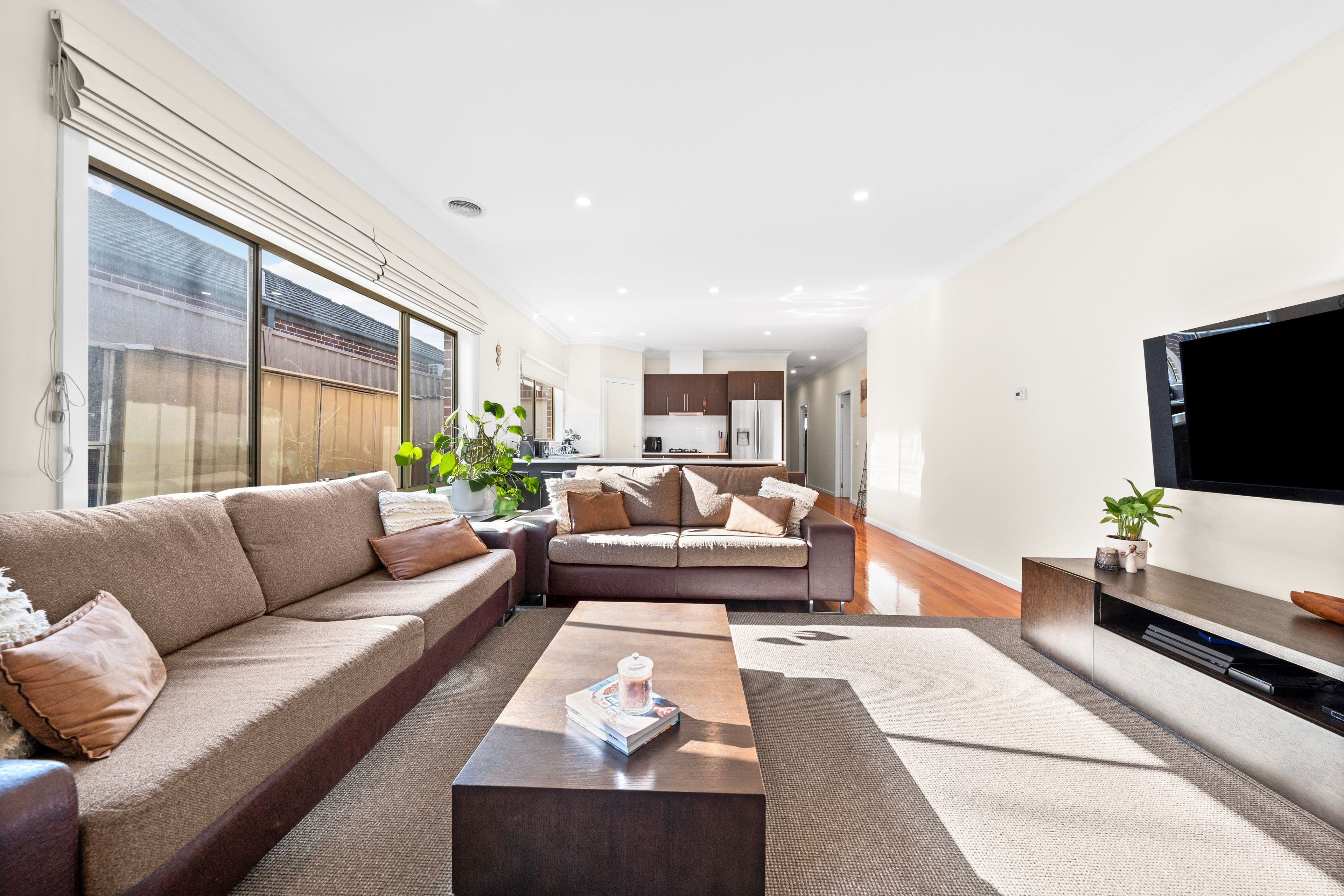 25 Barringo Way, Caroline Springs VIC 3023, Caroline Springs - Thumbnail 3