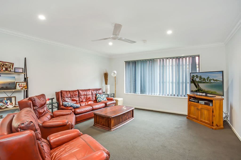 90 Japonica Drive, Palm Beach QLD 4221, Palm Beach - Thumbnail 4