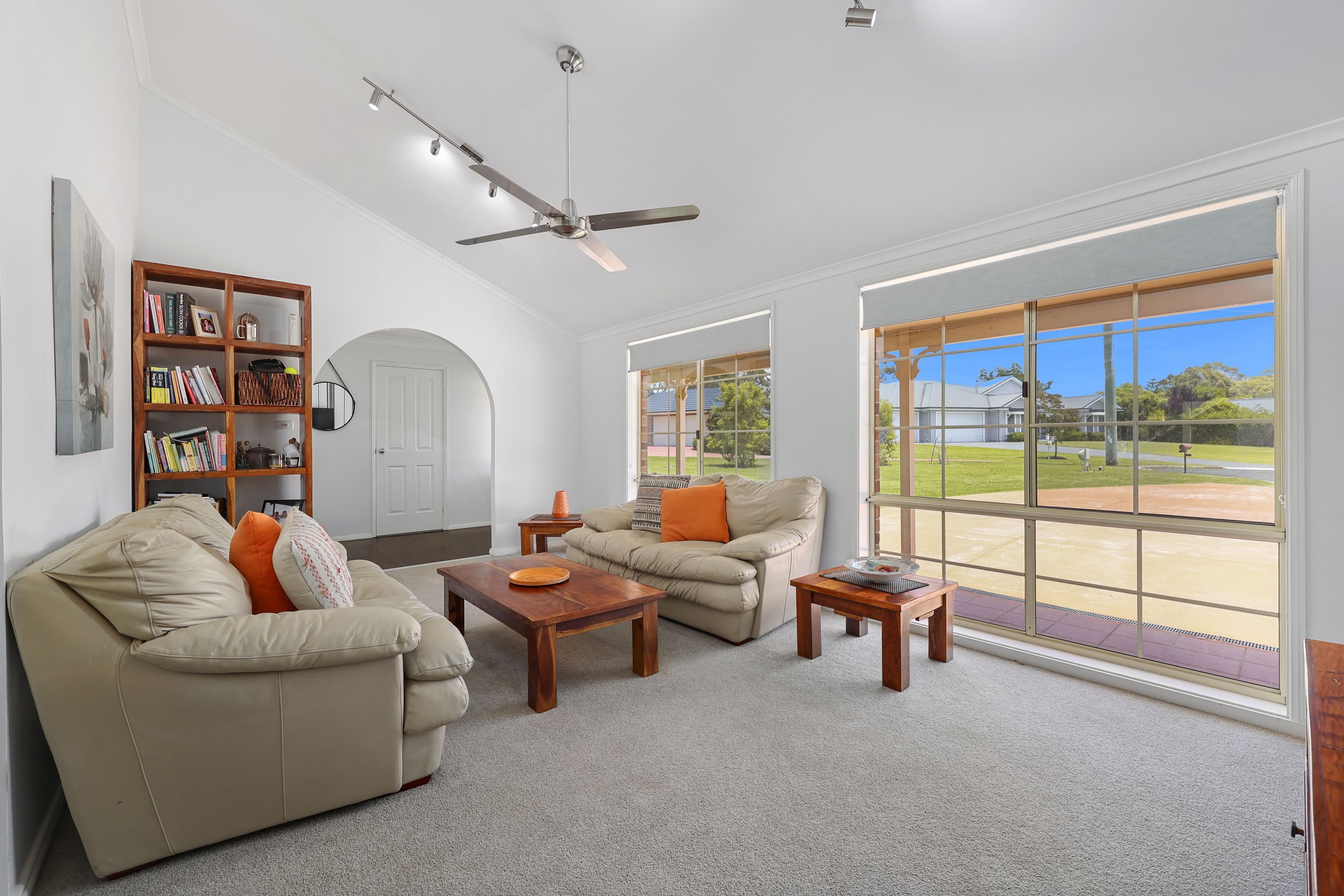 21 Browns Road, The Oaks NSW 2570, The Oaks - Thumbnail 3