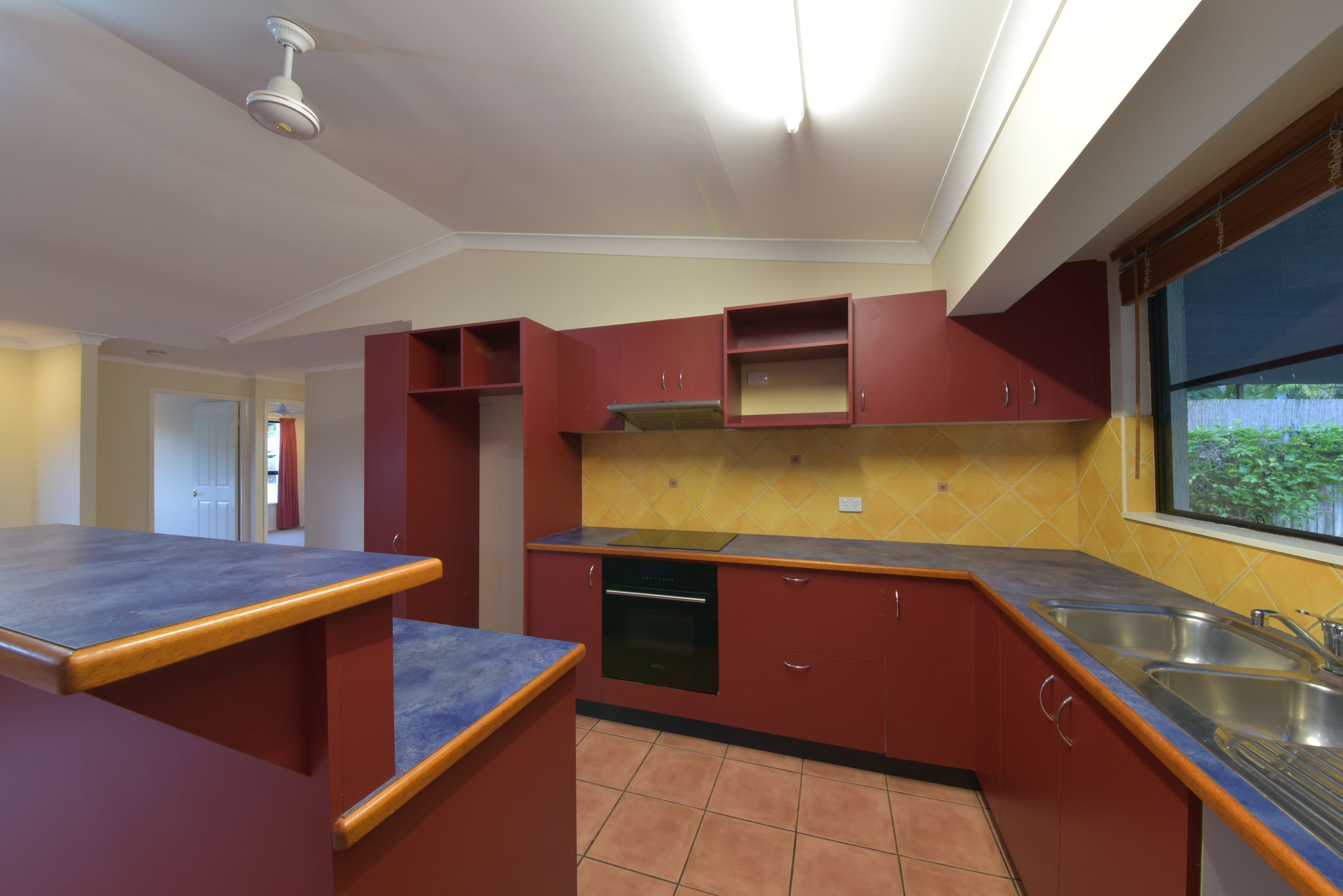 32 Valley Drive, Cannonvale QLD 4802, Cannonvale - Thumbnail 2