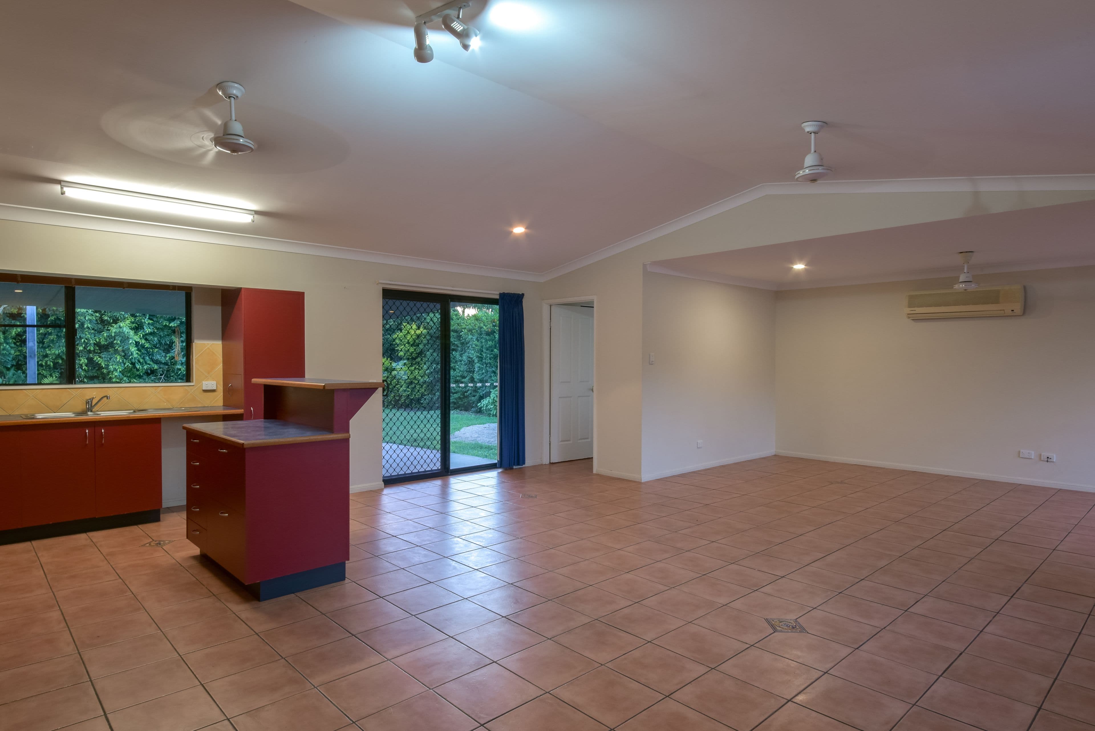 32 Valley Drive, Cannonvale QLD 4802, Cannonvale - Thumbnail 7