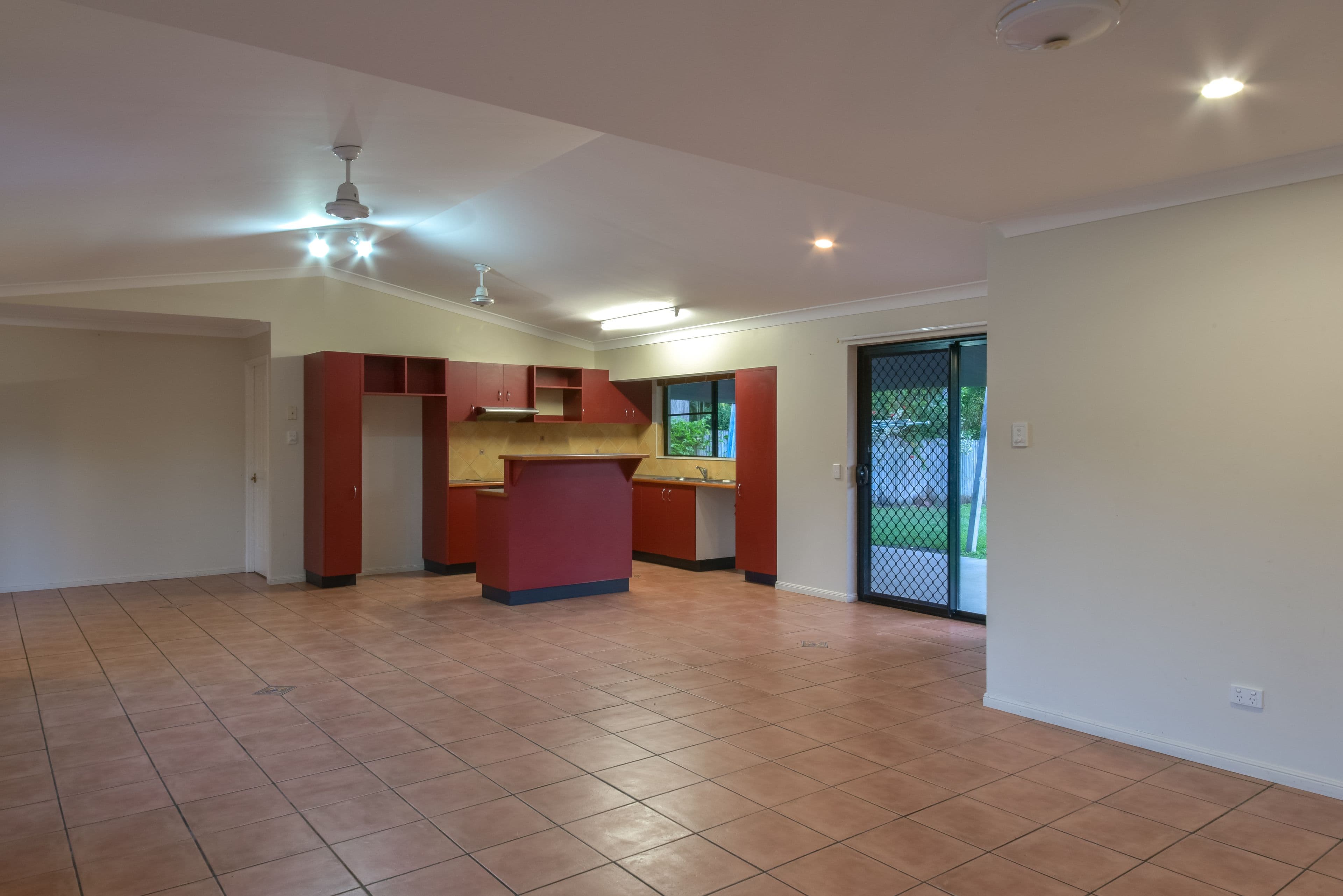 32 Valley Drive, Cannonvale QLD 4802, Cannonvale - Thumbnail 8