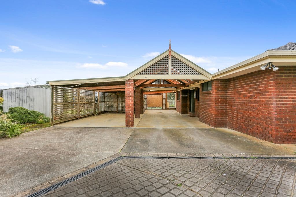 55 Bellmans Road, Bushfield VIC 3281, Bushfield - Thumbnail 7