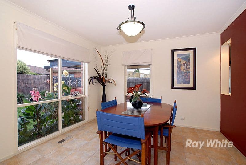 7 Lillee Close, WANTIRNA SOUTH VIC 3152, Wantirna South - Thumbnail 4