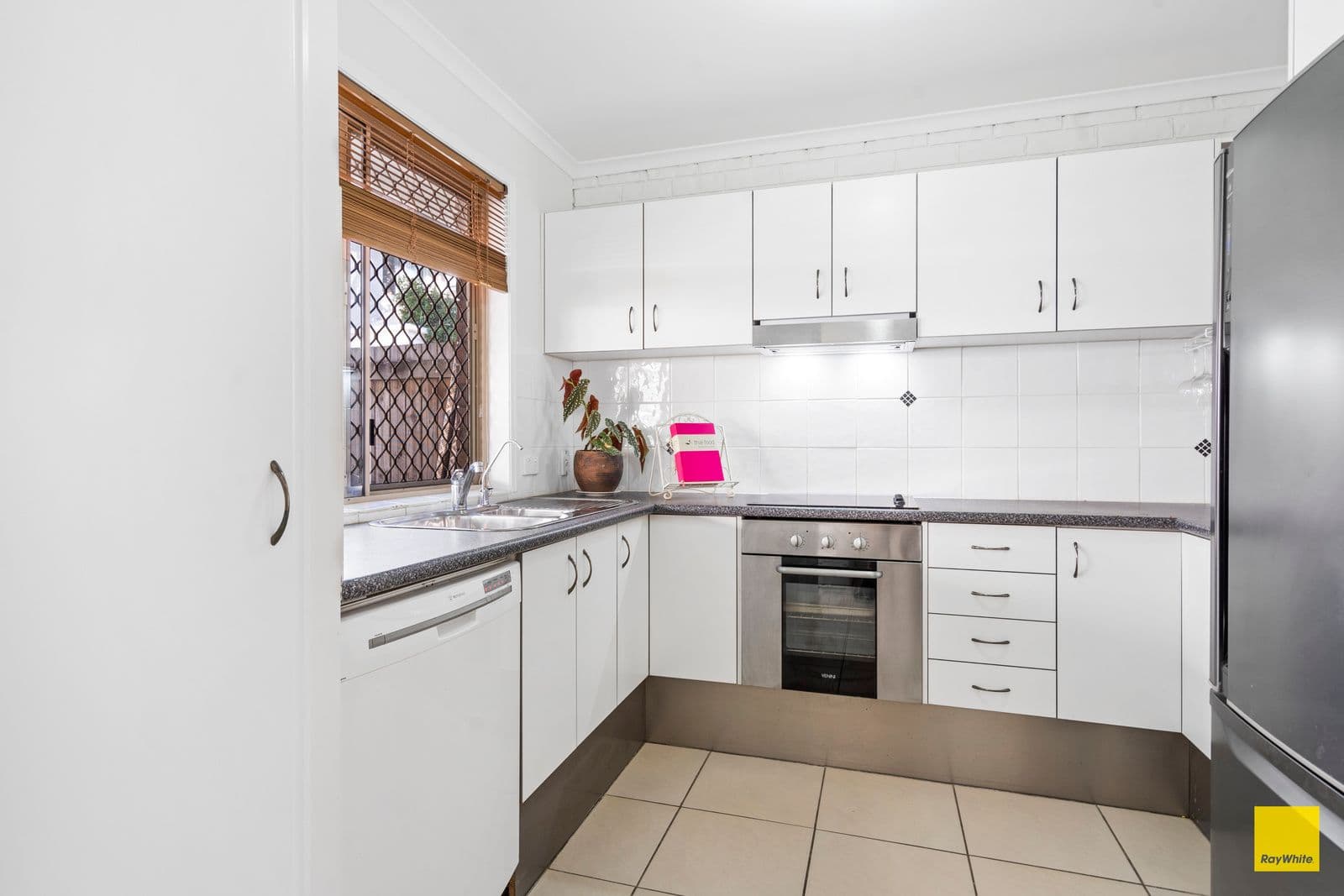 36-38 Holland Crescent, Capalaba QLD 4157, Capalaba - Thumbnail 7