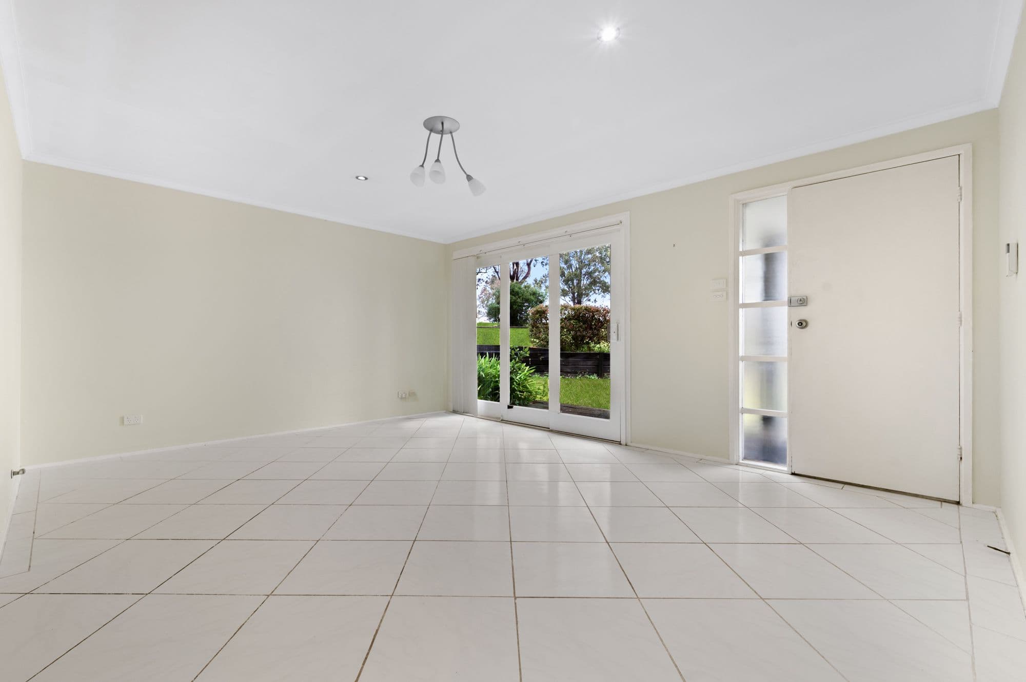 29 Falstaff Place, Rosemeadow NSW 2560, Rosemeadow - Thumbnail 2