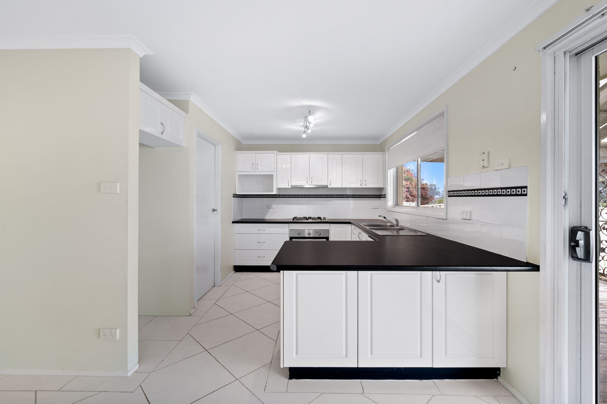 29 Falstaff Place, Rosemeadow NSW 2560, Rosemeadow - Thumbnail 5