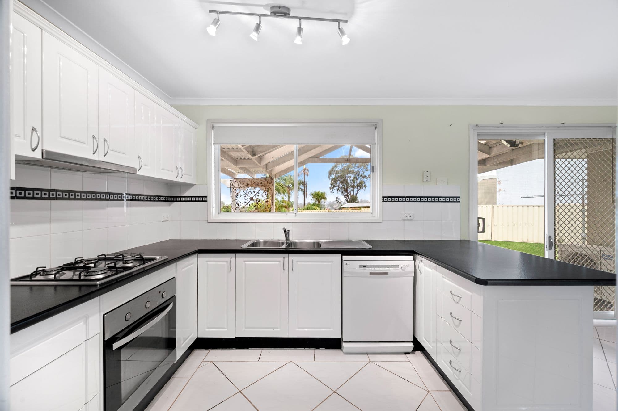29 Falstaff Place, Rosemeadow NSW 2560, Rosemeadow - Thumbnail 6