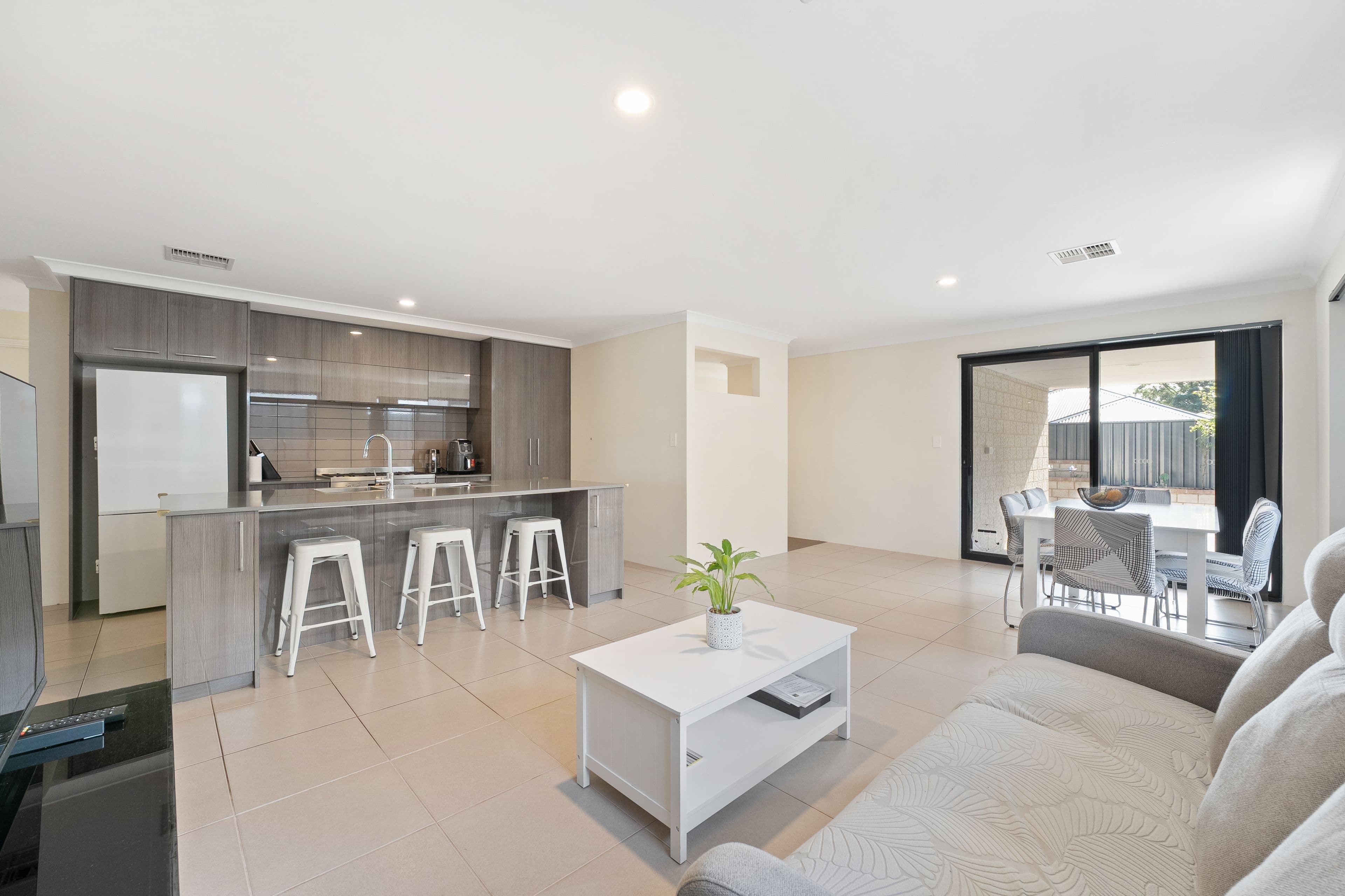 19 Chilvers Street, Baldivis WA 6171, Baldivis - Thumbnail 3
